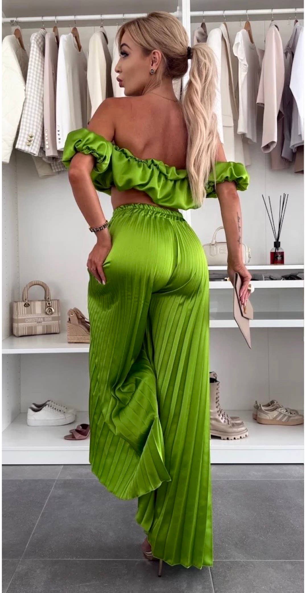 Ensemble Satiné – Top Bardot &Pantalon Palazzo Plissé