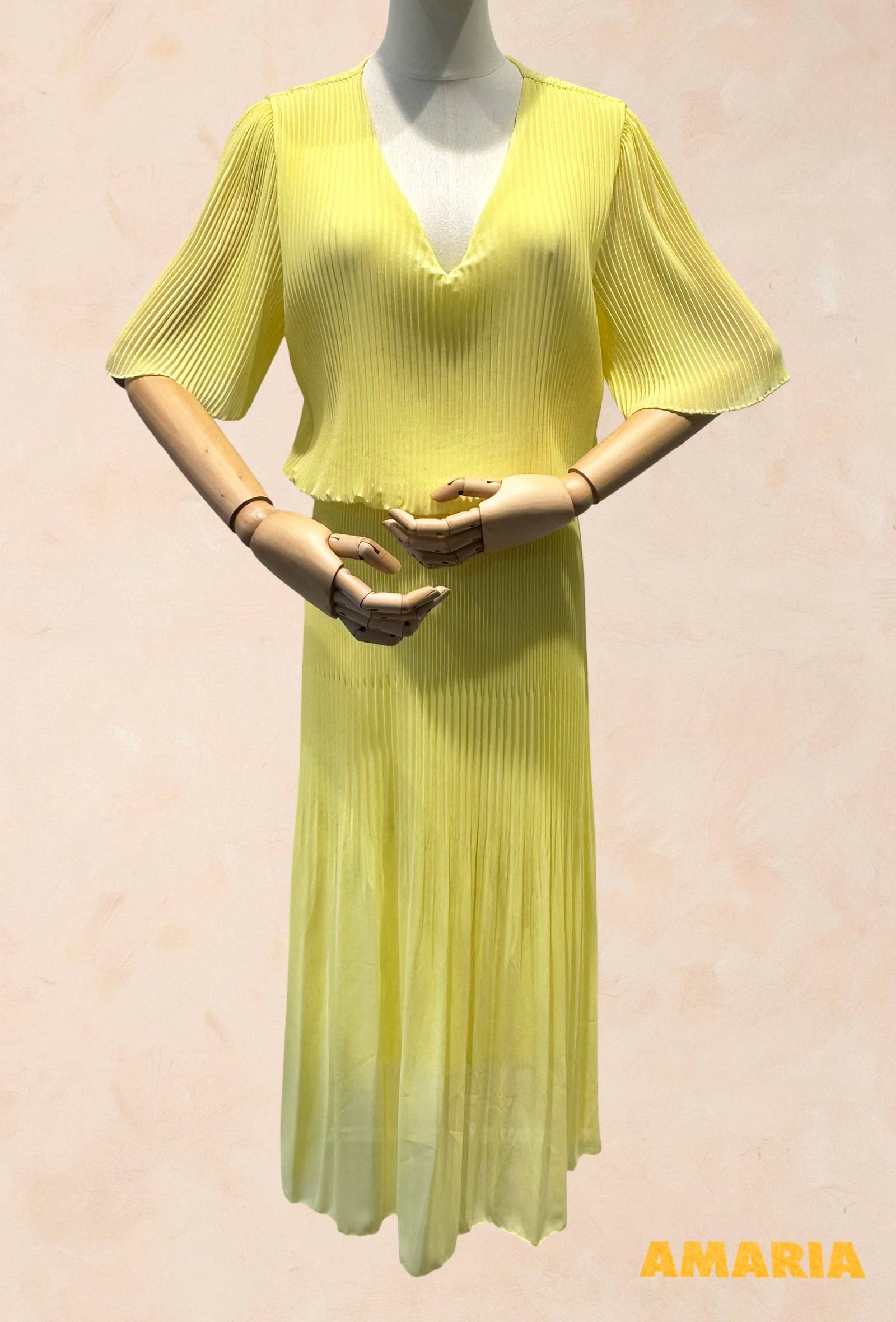 Robe Longue Plissée Encolure V