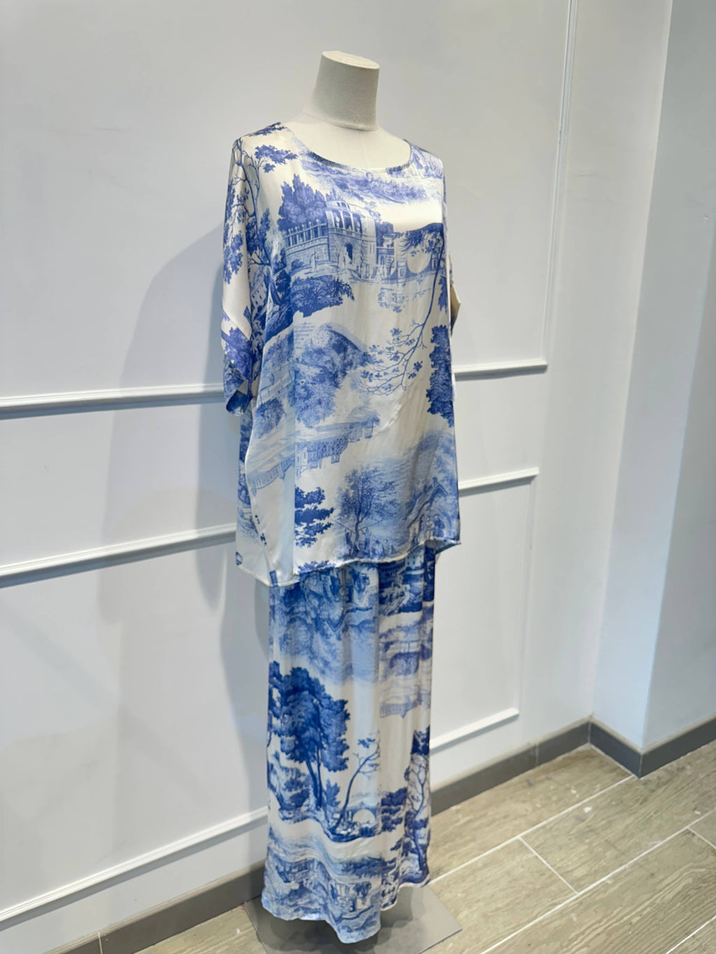 Ensemble fluide imprimé toile de Jouy % VISCOSE