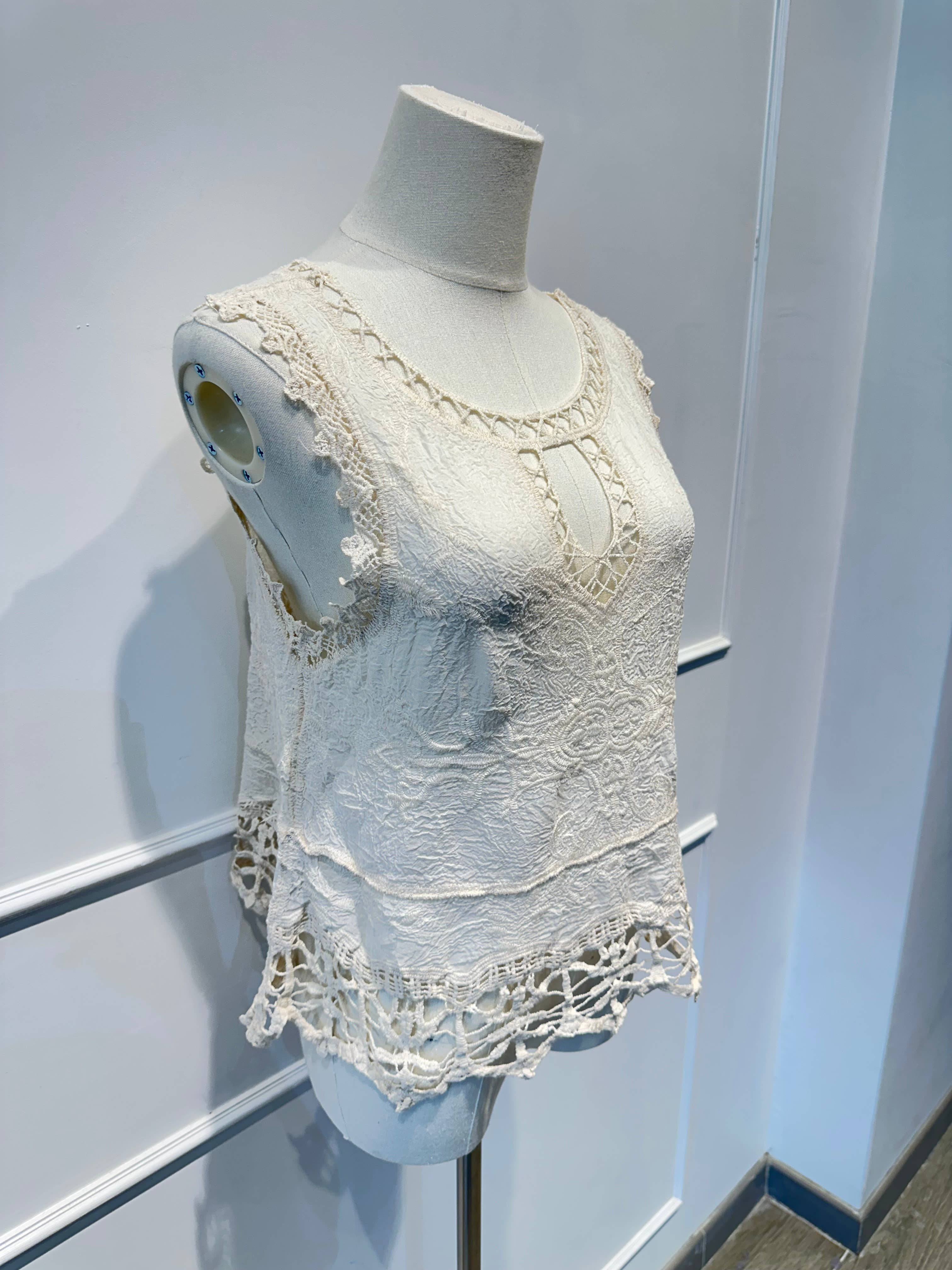 Top Sans Manches en Dentelle Brodée
