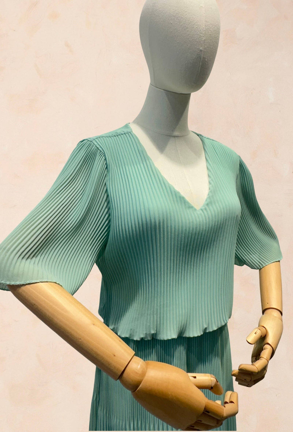 Robe Longue Plissée Encolure V