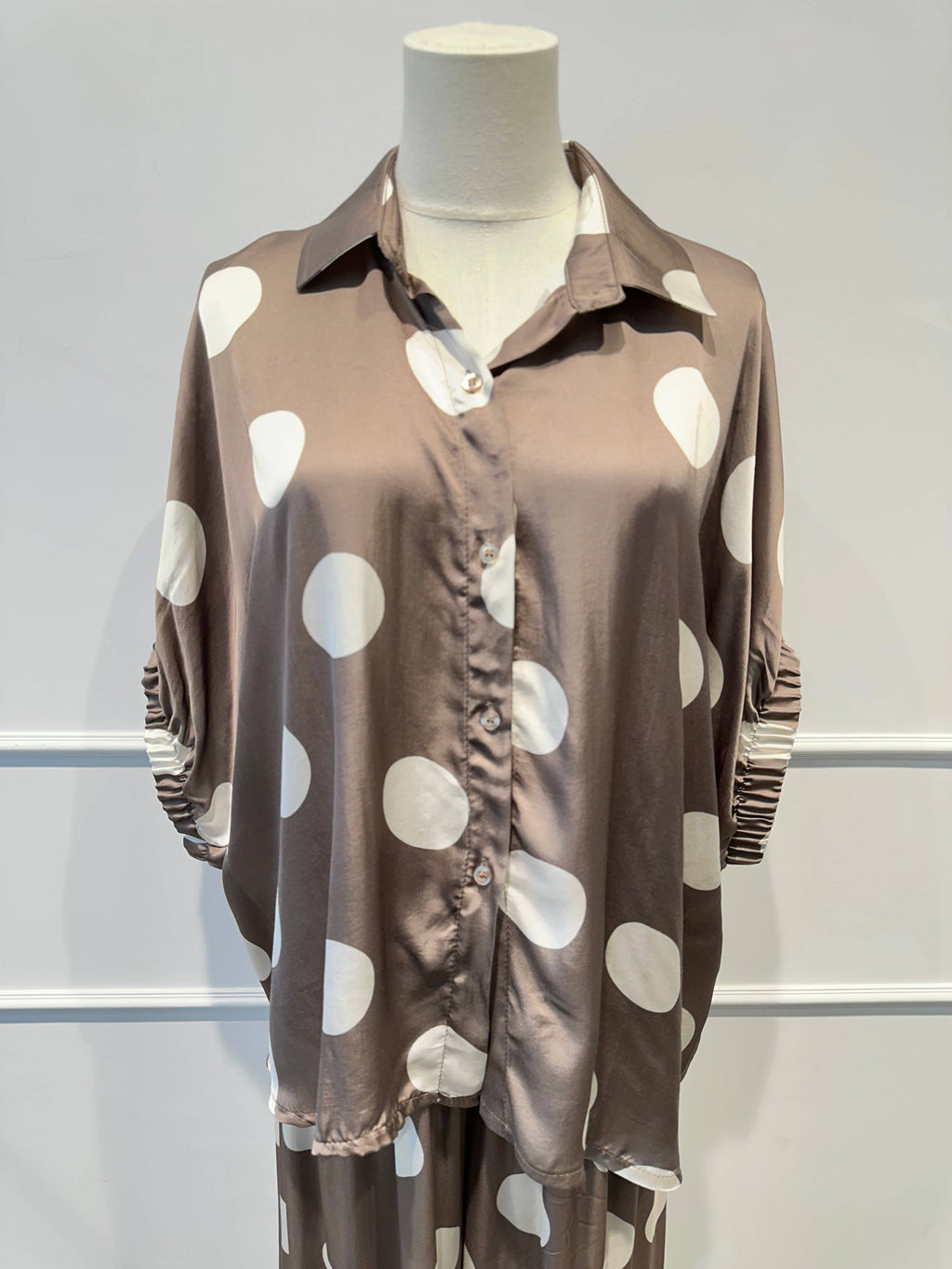 Ensemble fluide à pois oversize – % Viscose