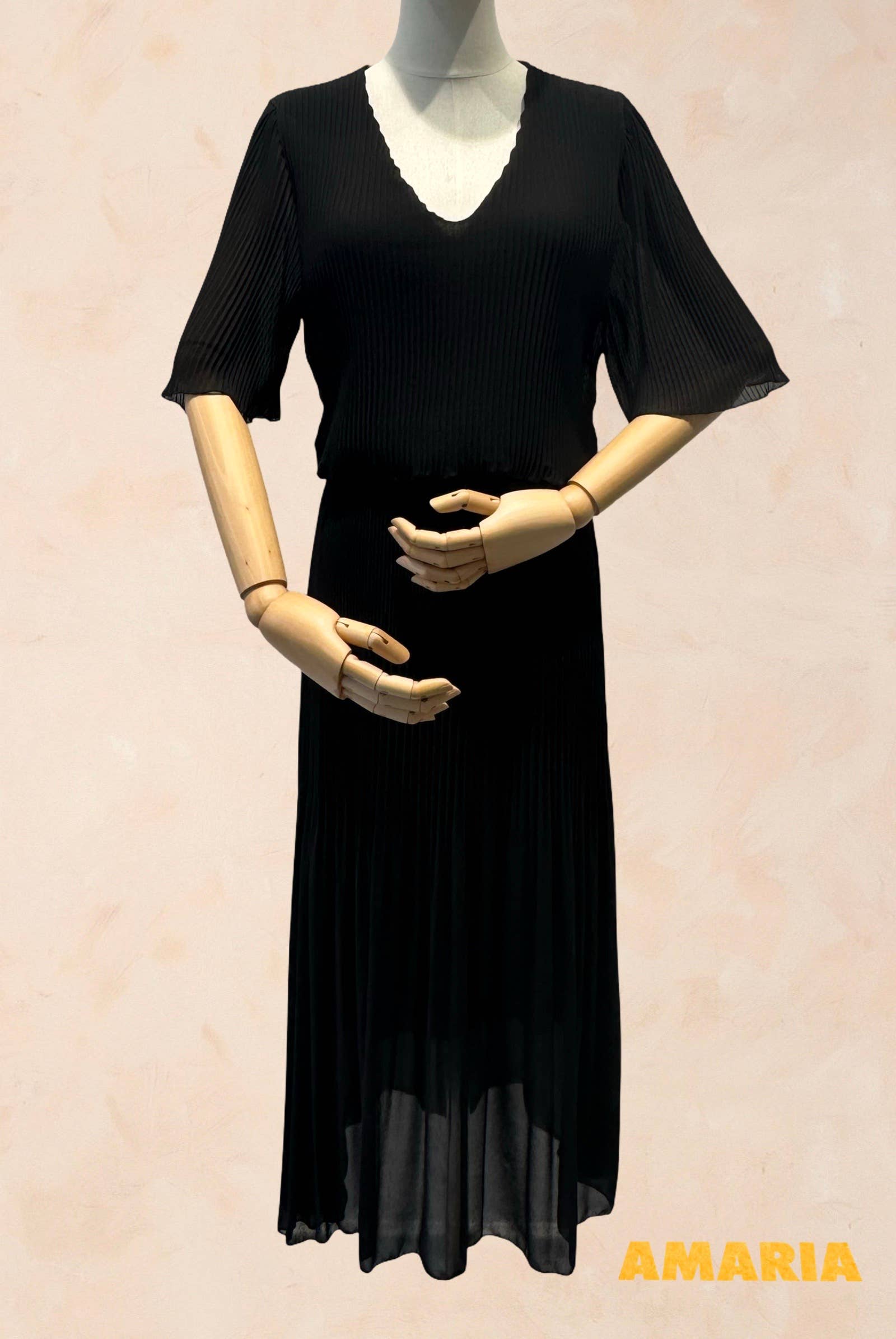 Robe Longue Plissée Encolure V