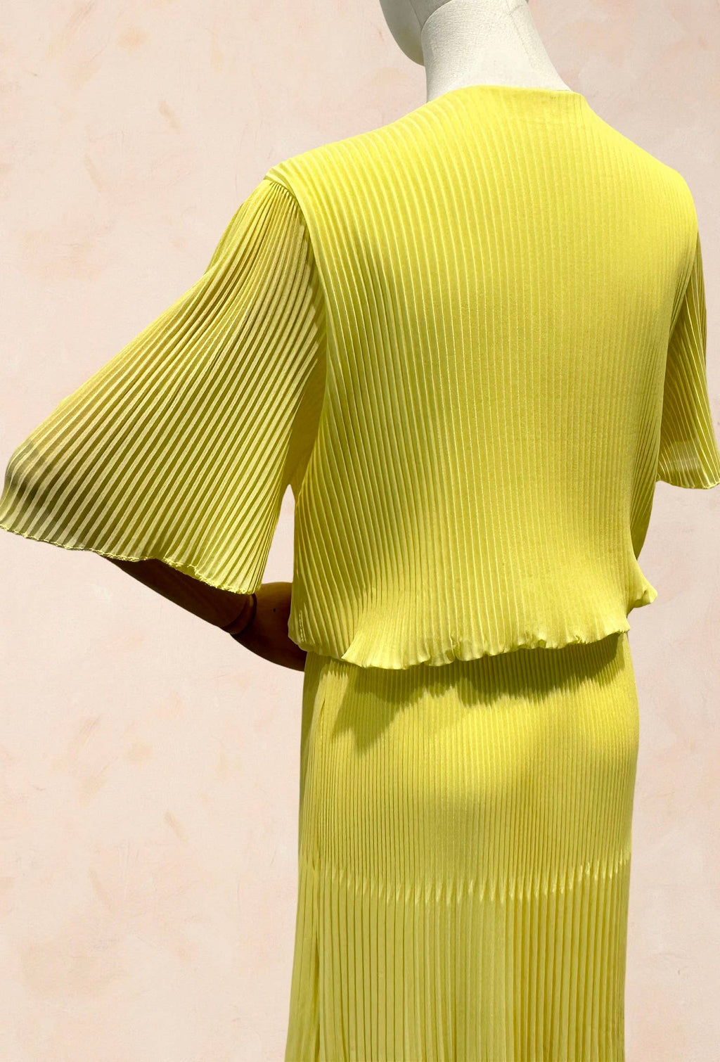 Robe Longue Plissée Encolure V