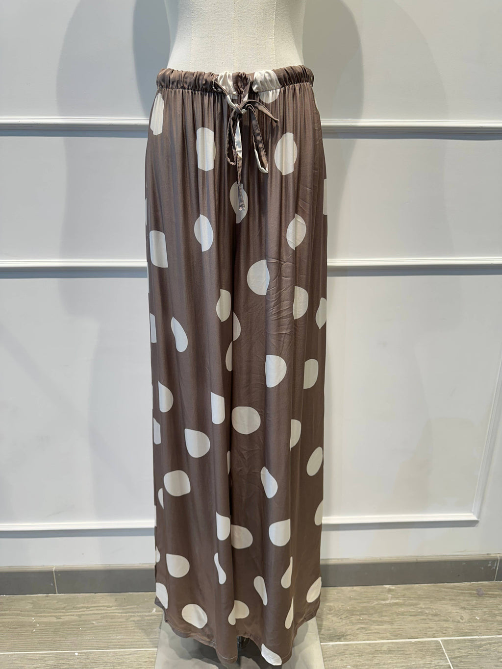 Ensemble fluide à pois oversize – % Viscose