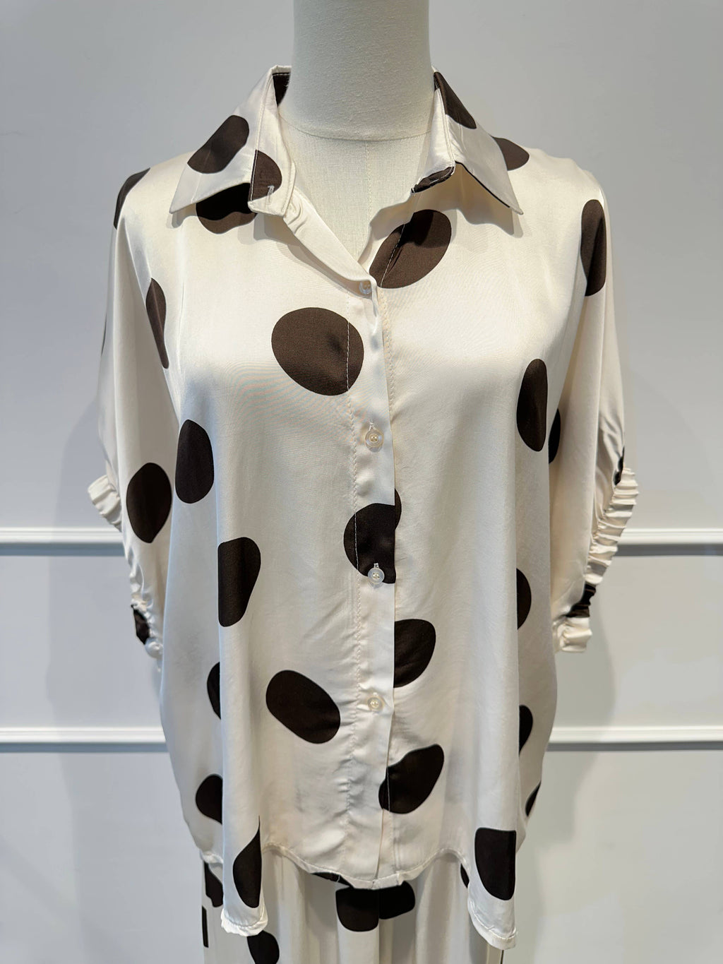 Ensemble fluide à pois oversize – % Viscose