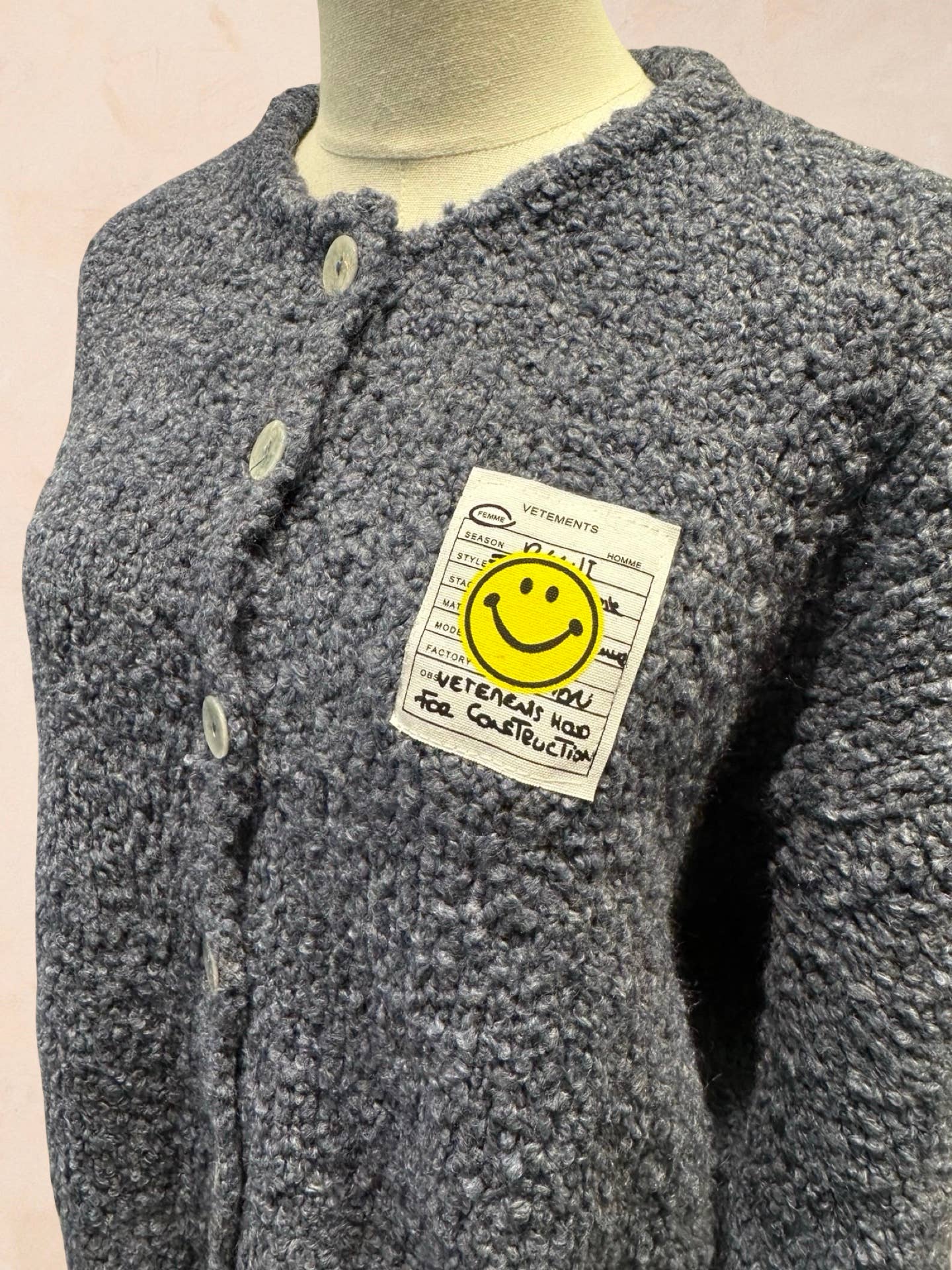 Gilet bouclette avec patch Smiley LAINE APLAGA