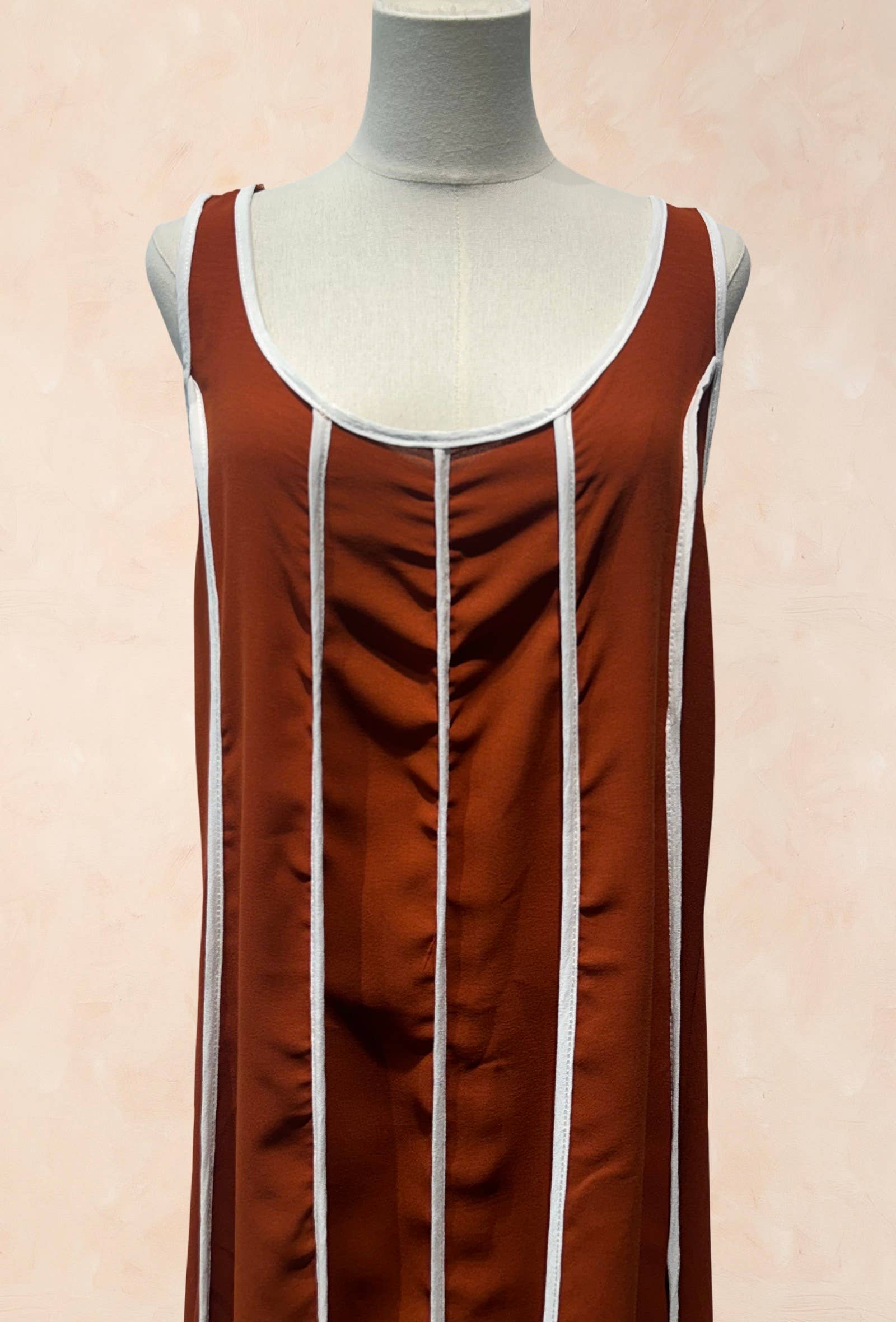 Robe Longue Sans Manches à Rayures Contrastées
