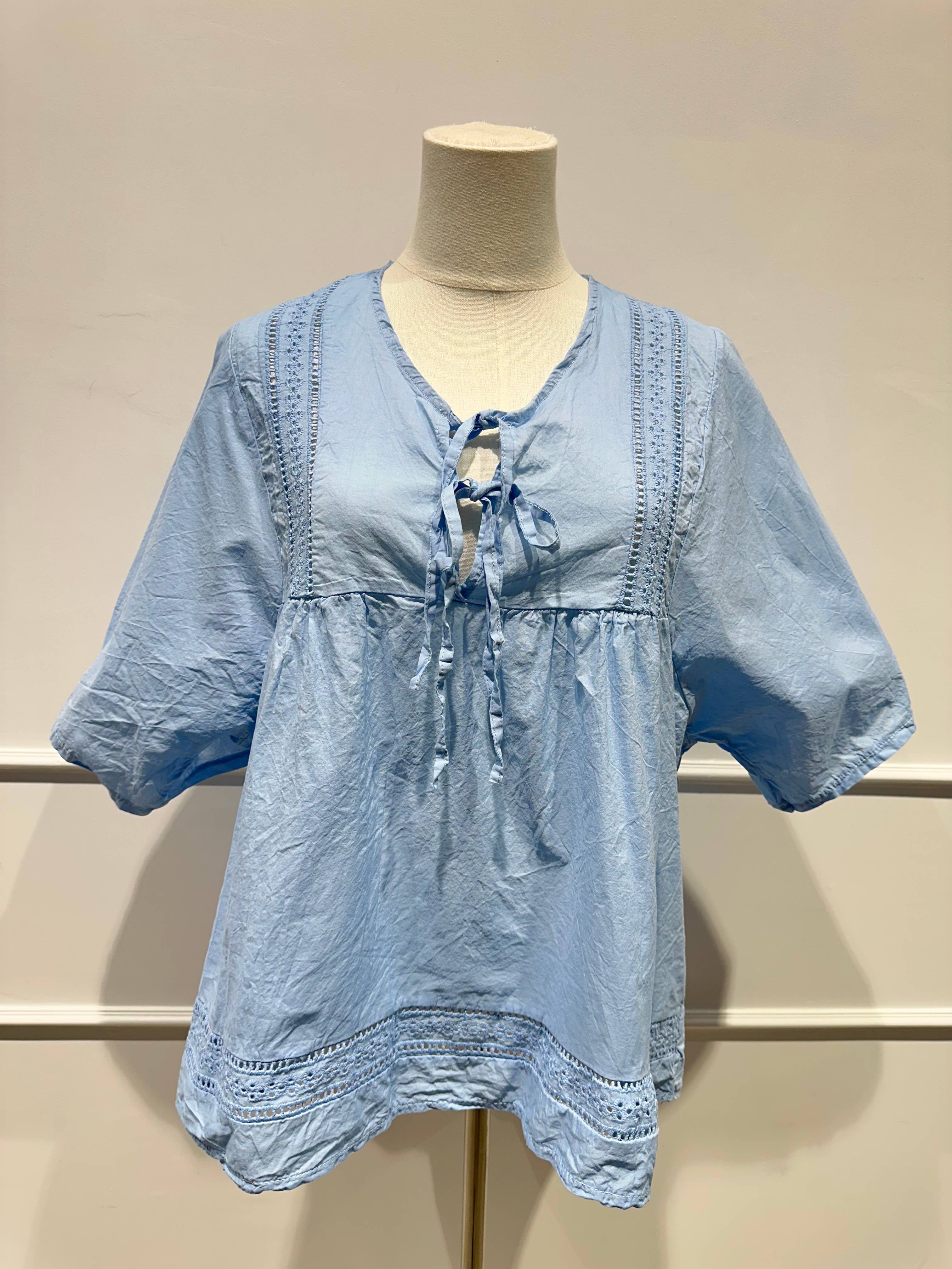 Blouse à Manches Papillon & Détails Brodés