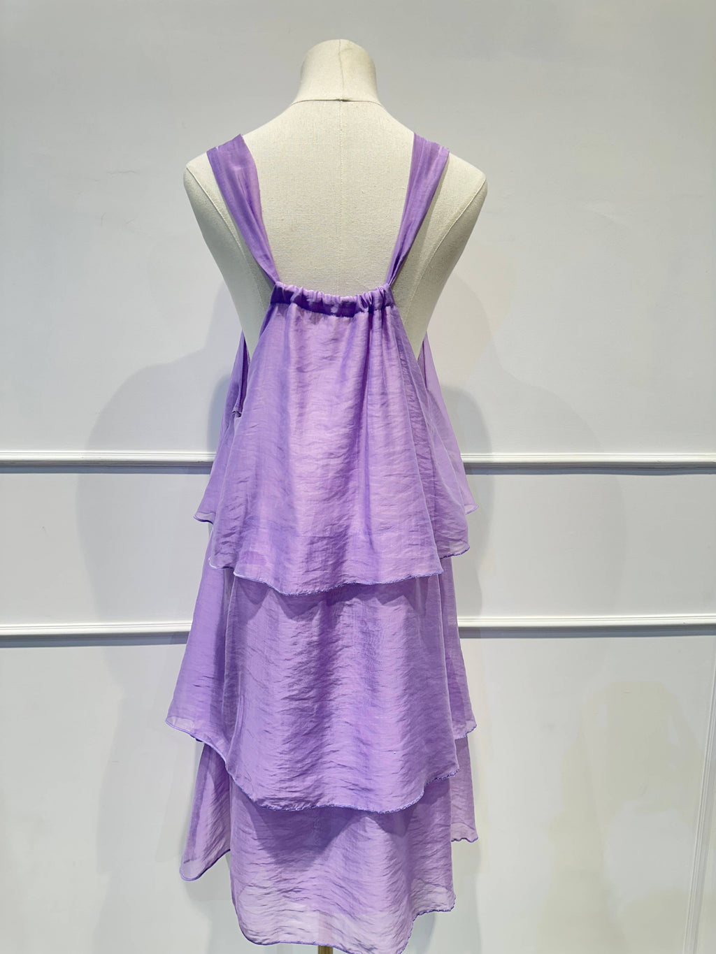 Robe à Volants à Bretelles et Nœud Déco