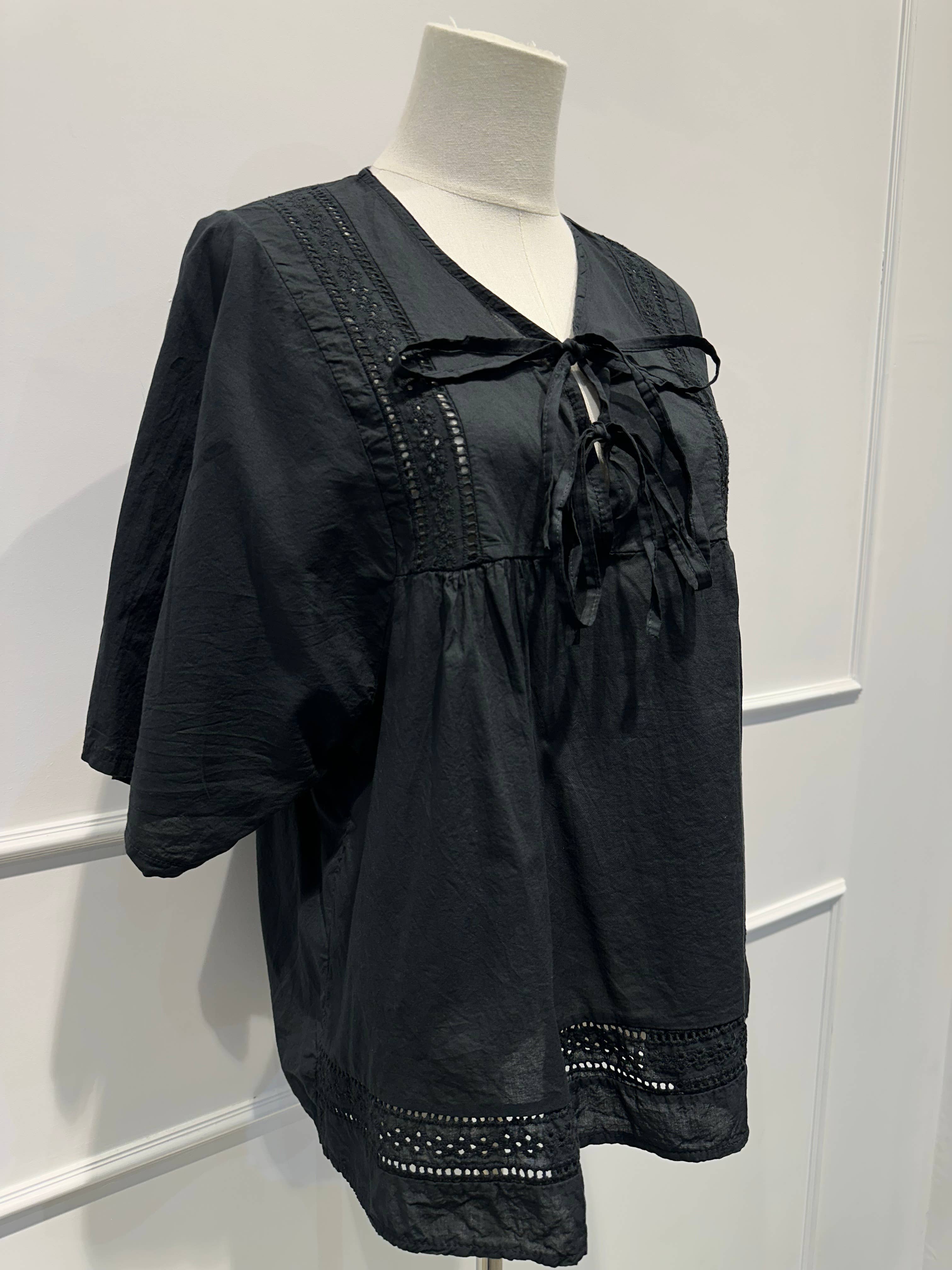 Blouse à Manches Papillon & Détails Brodés