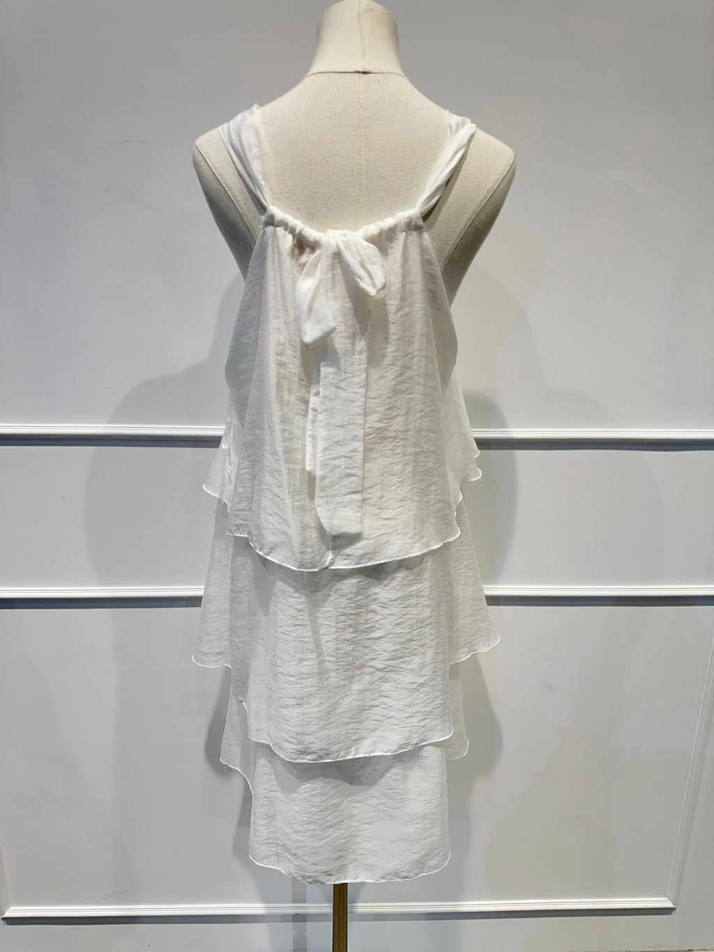 Robe à Volants à Bretelles et Nœud Déco