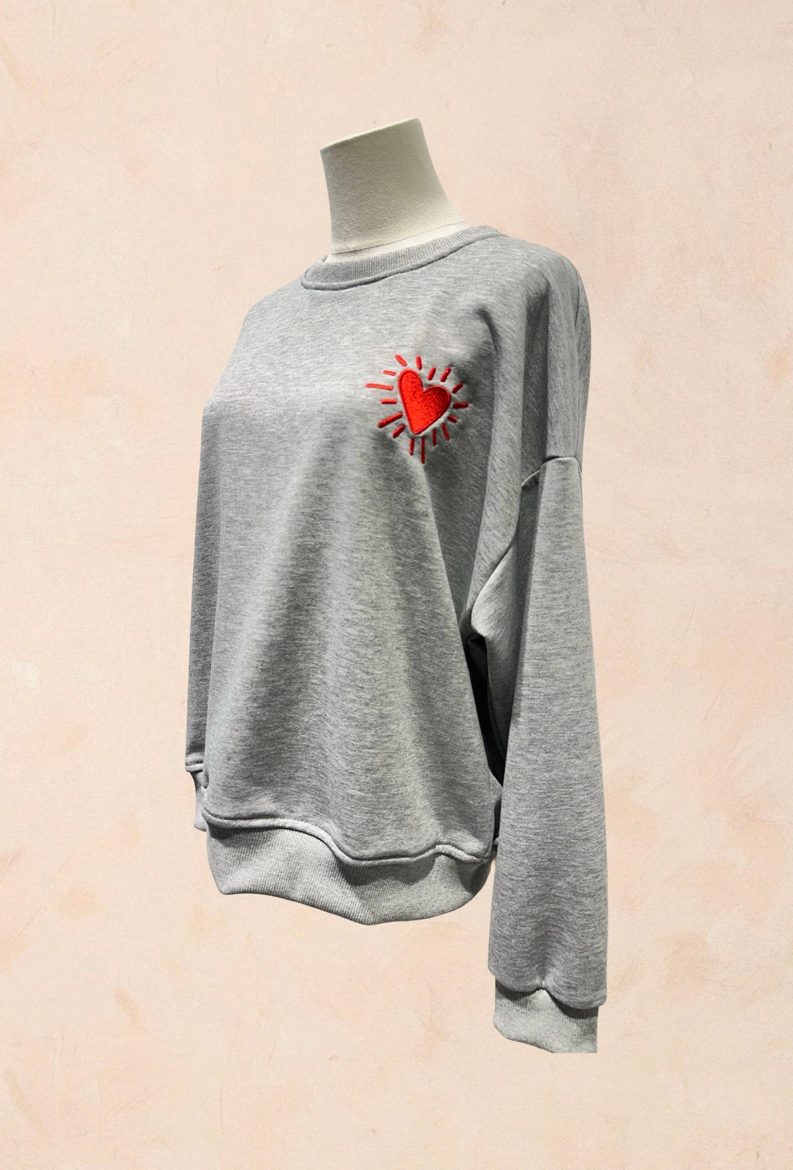 Sweat shirt Oversize Unisexe – Cœur Rouge Brodé