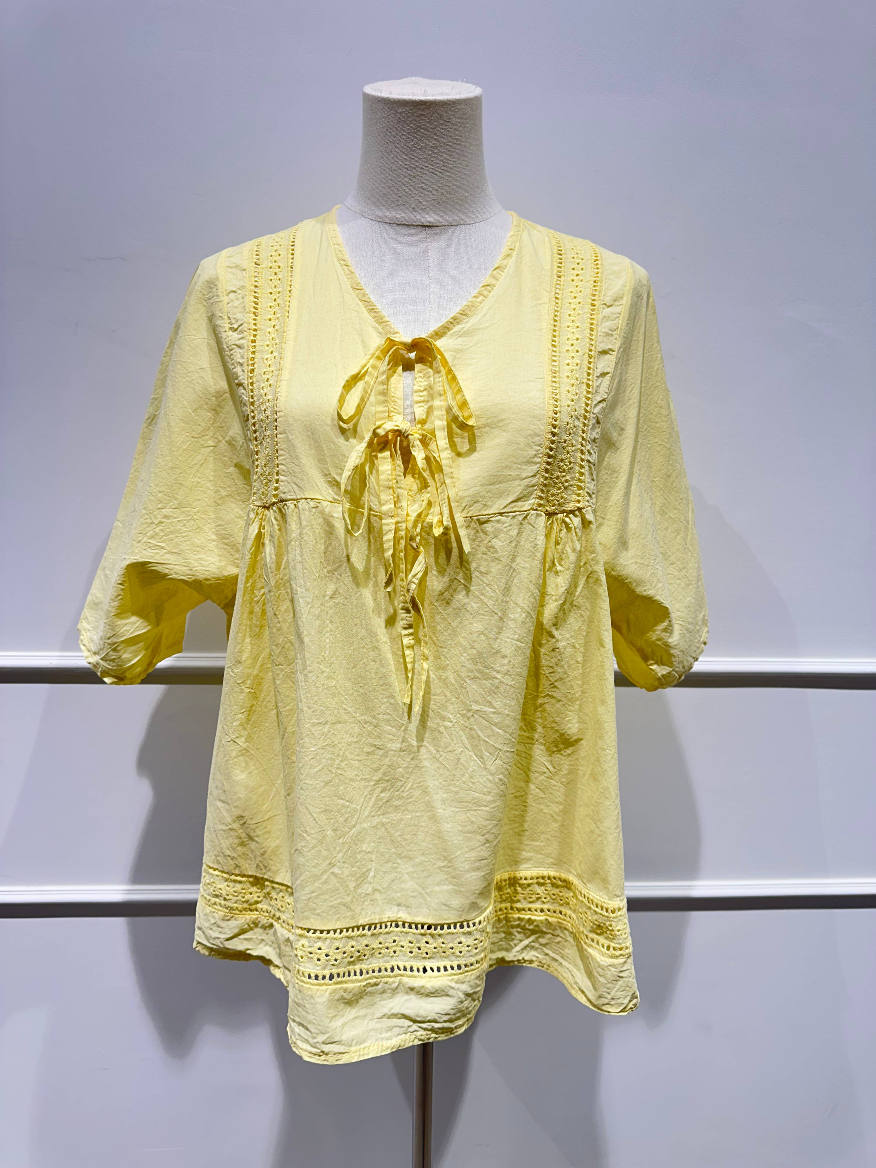 Blouse à Manches Papillon & Détails Brodés