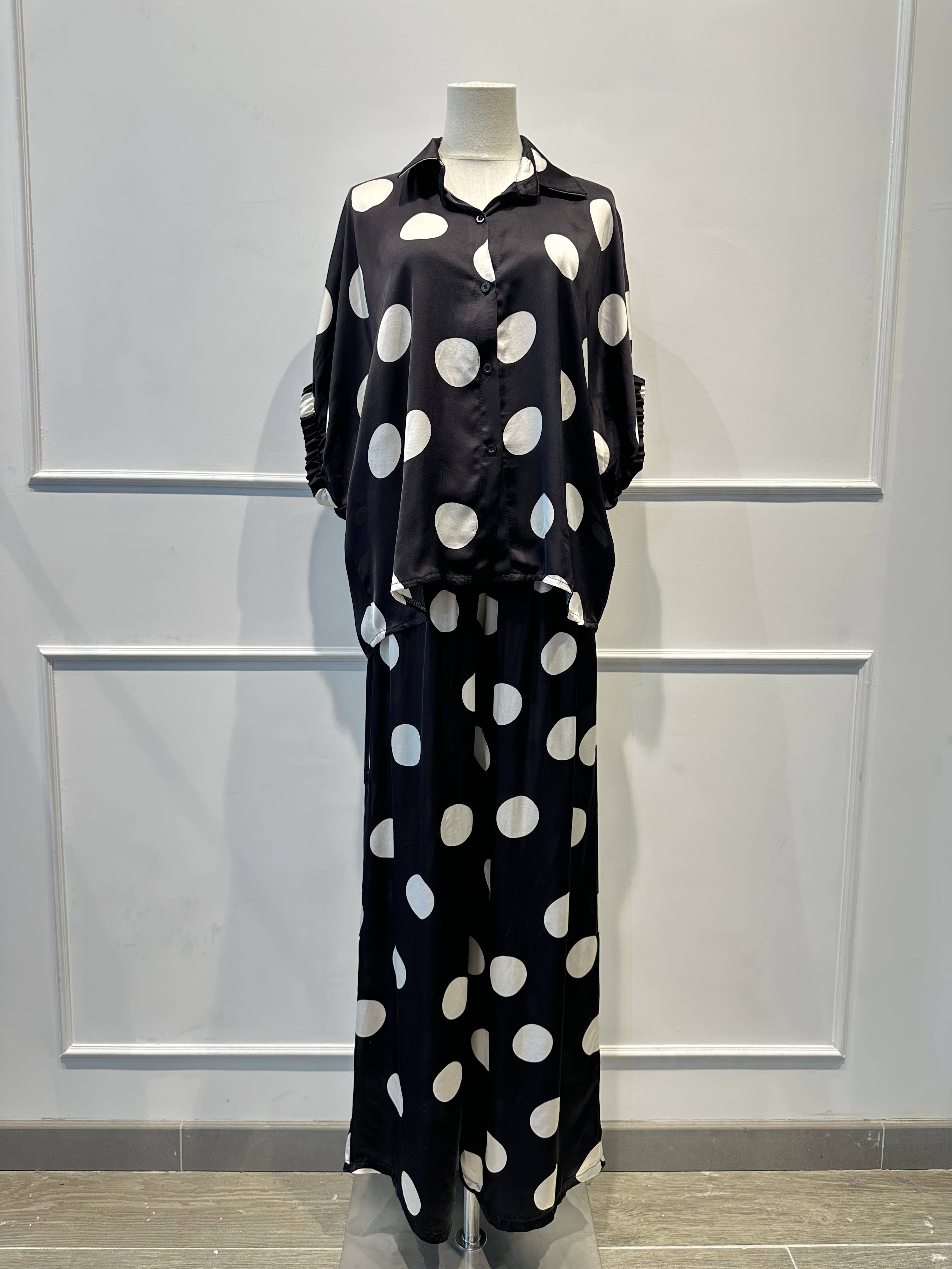 Ensemble fluide à pois oversize – % Viscose