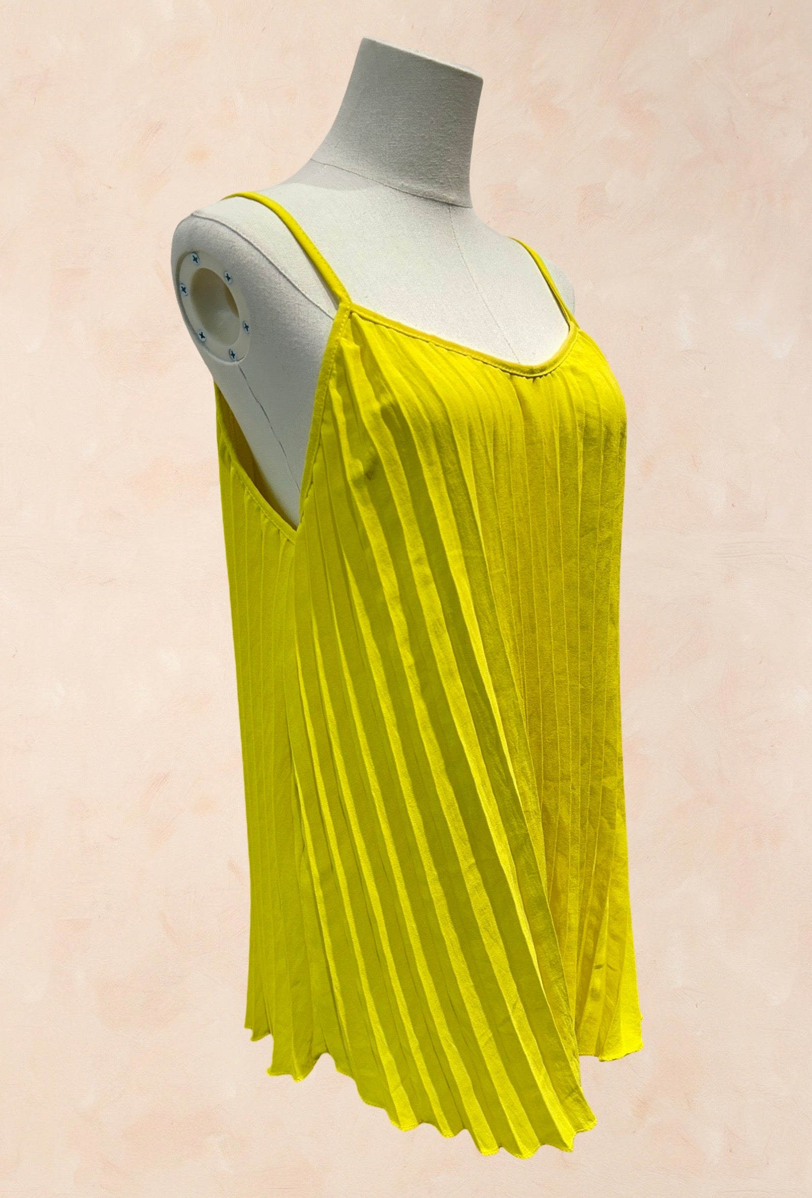 Top Plissé VISCOSE– Bretelles fines, coupe fluide et élégante