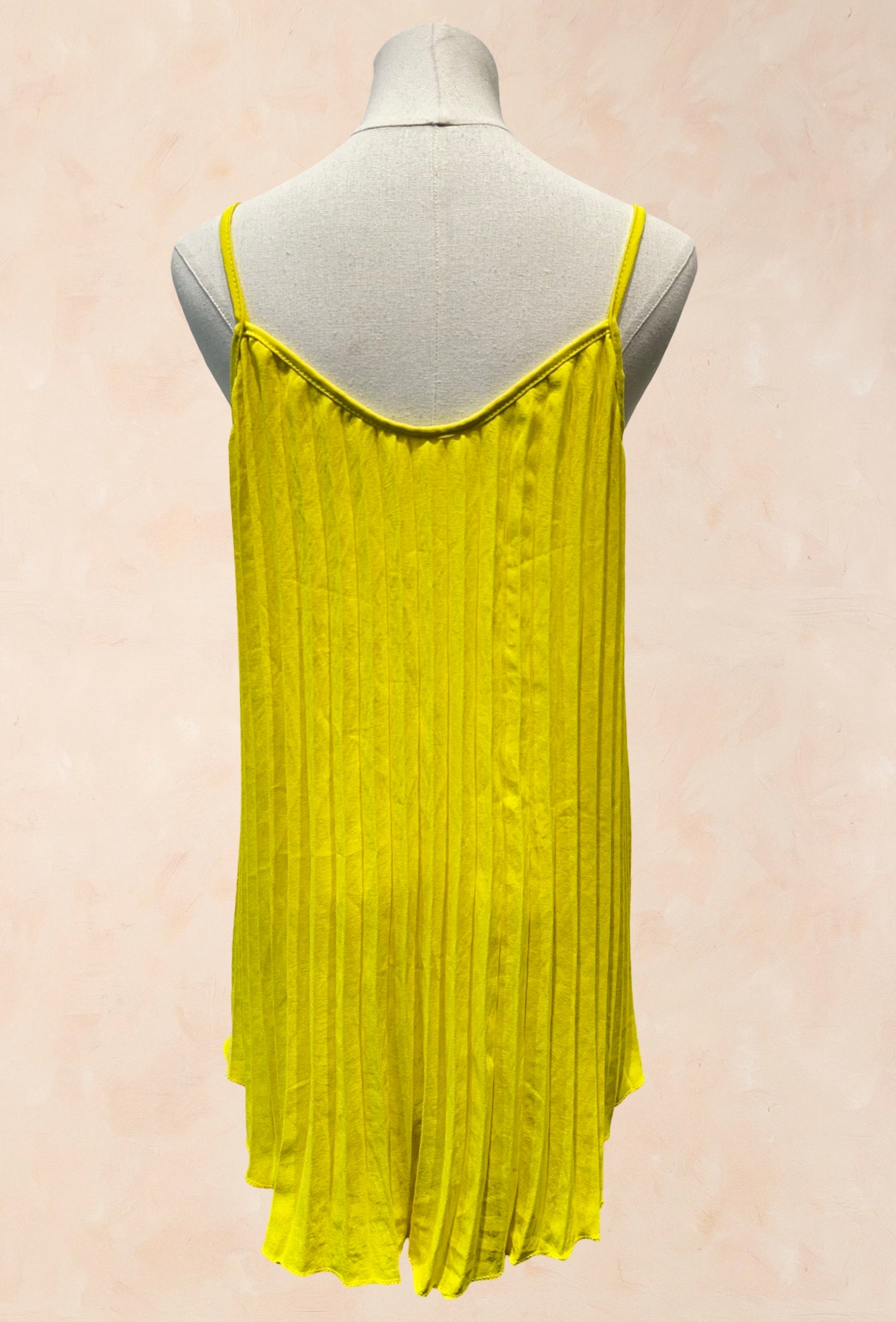 Top Plissé VISCOSE– Bretelles fines, coupe fluide et élégante