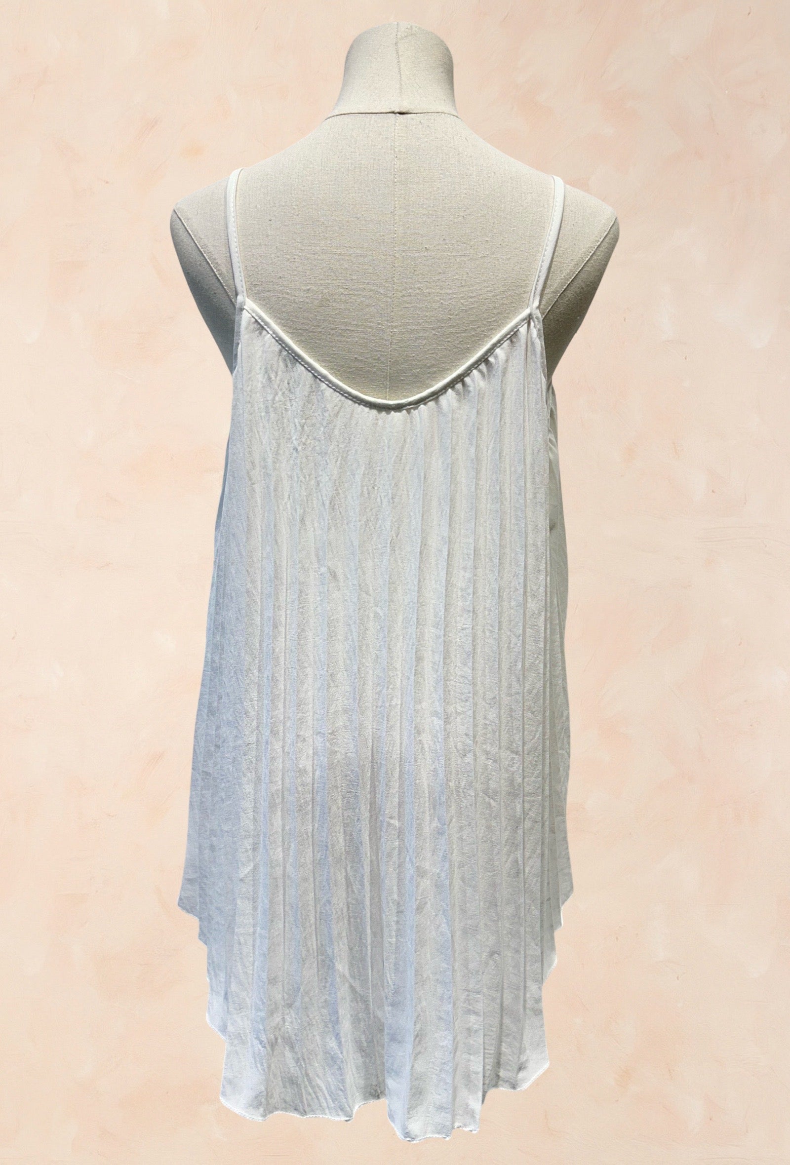 Top Plissé VISCOSE– Bretelles fines, coupe fluide et élégante