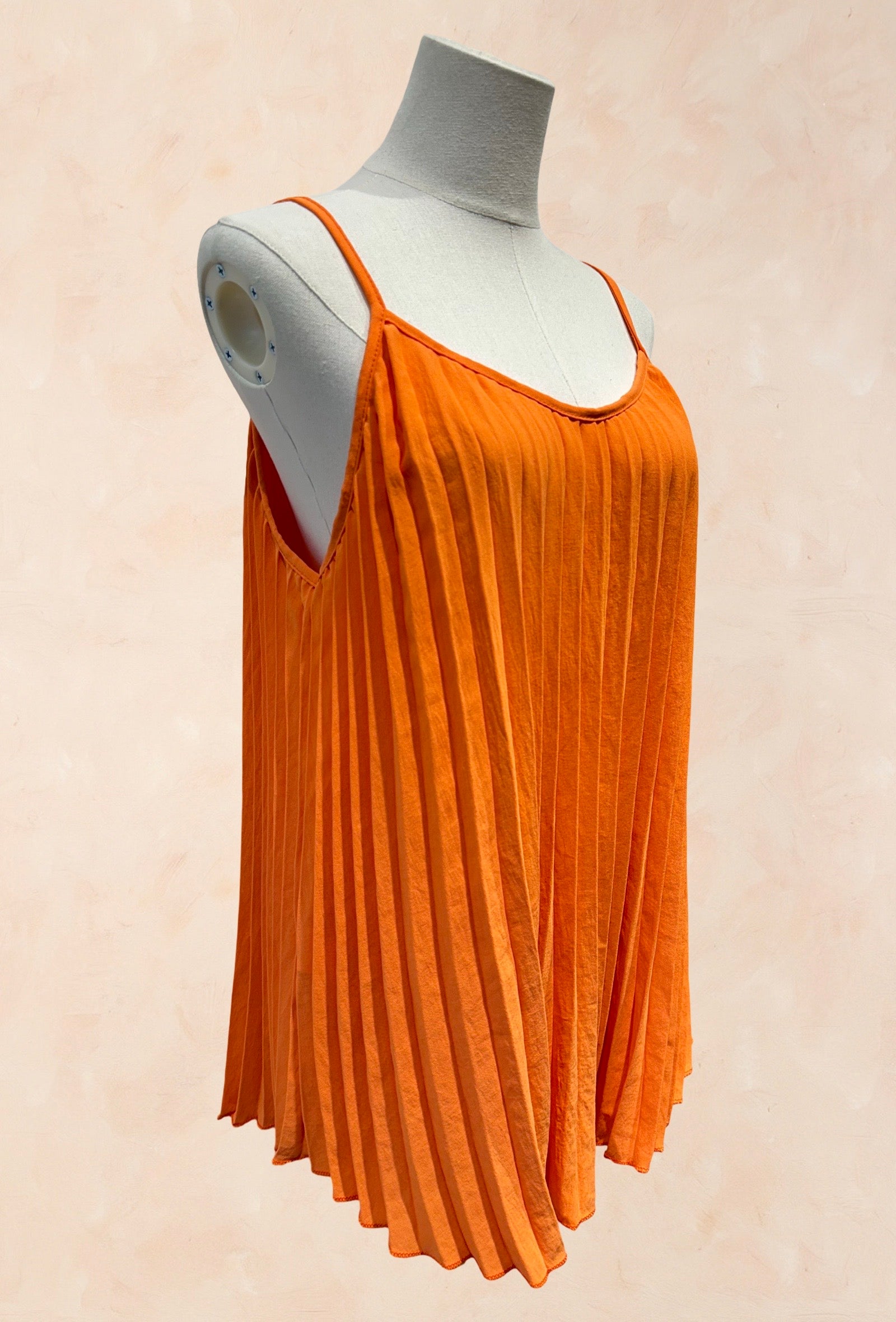 Top Plissé VISCOSE– Bretelles fines, coupe fluide et élégante