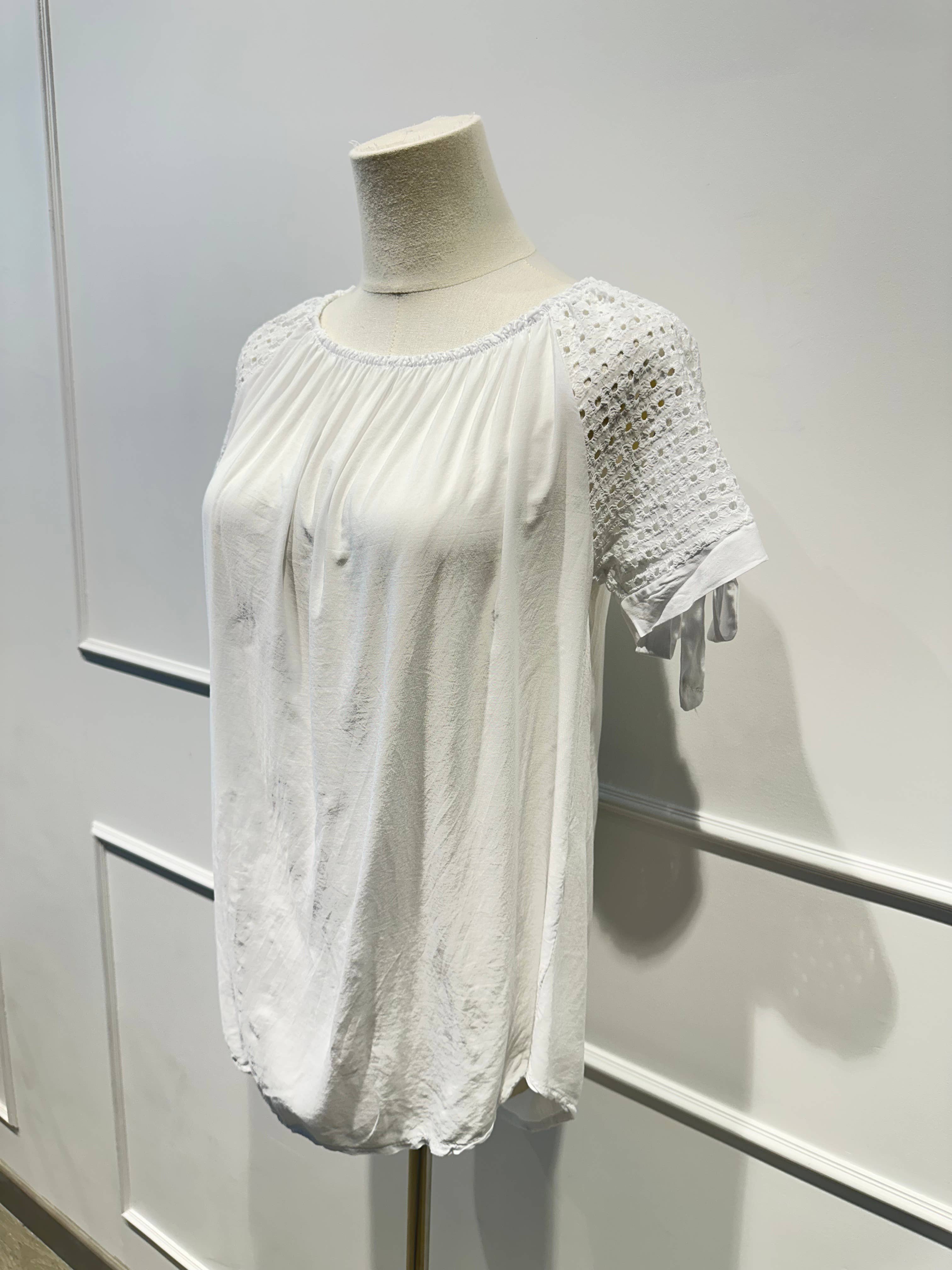 Blouse à Manches Brodées & Encolure Froncée