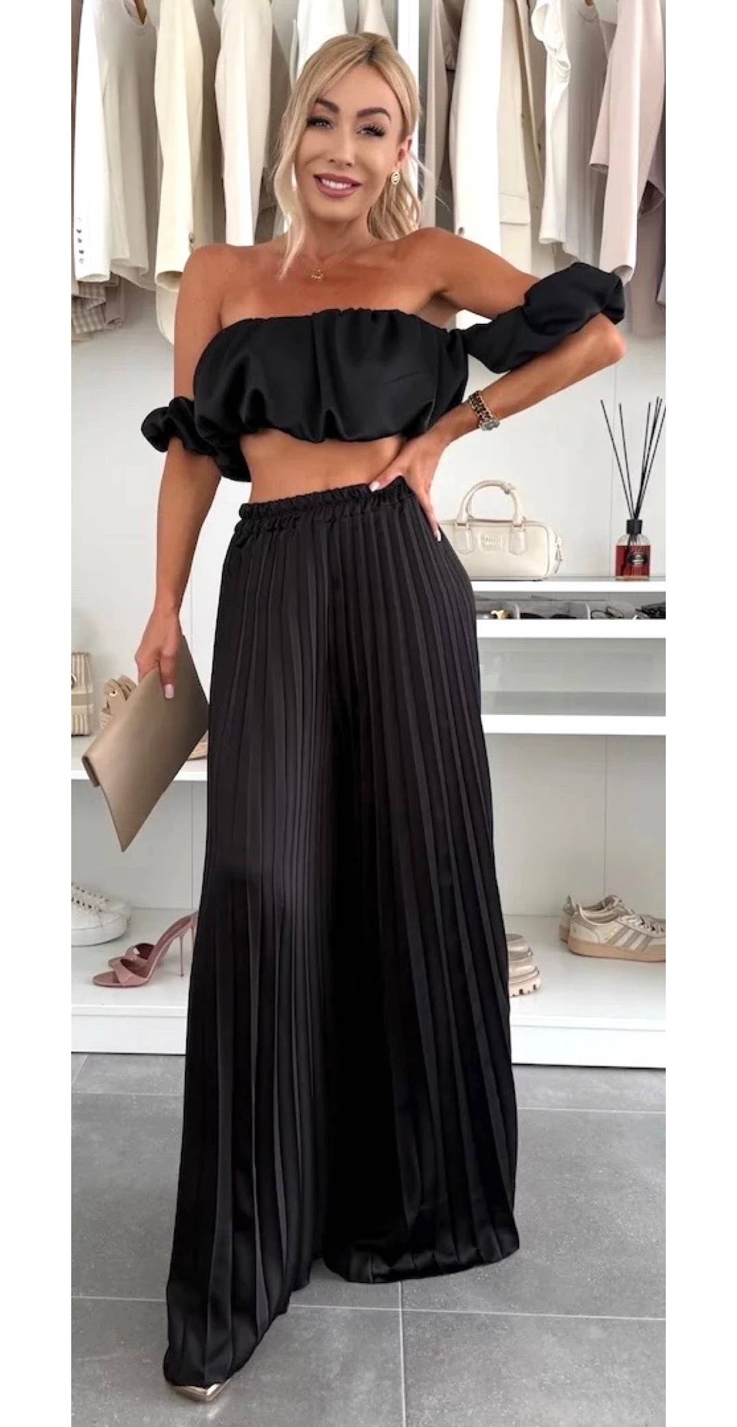 Ensemble Satiné – Top Bardot &Pantalon Palazzo Plissé