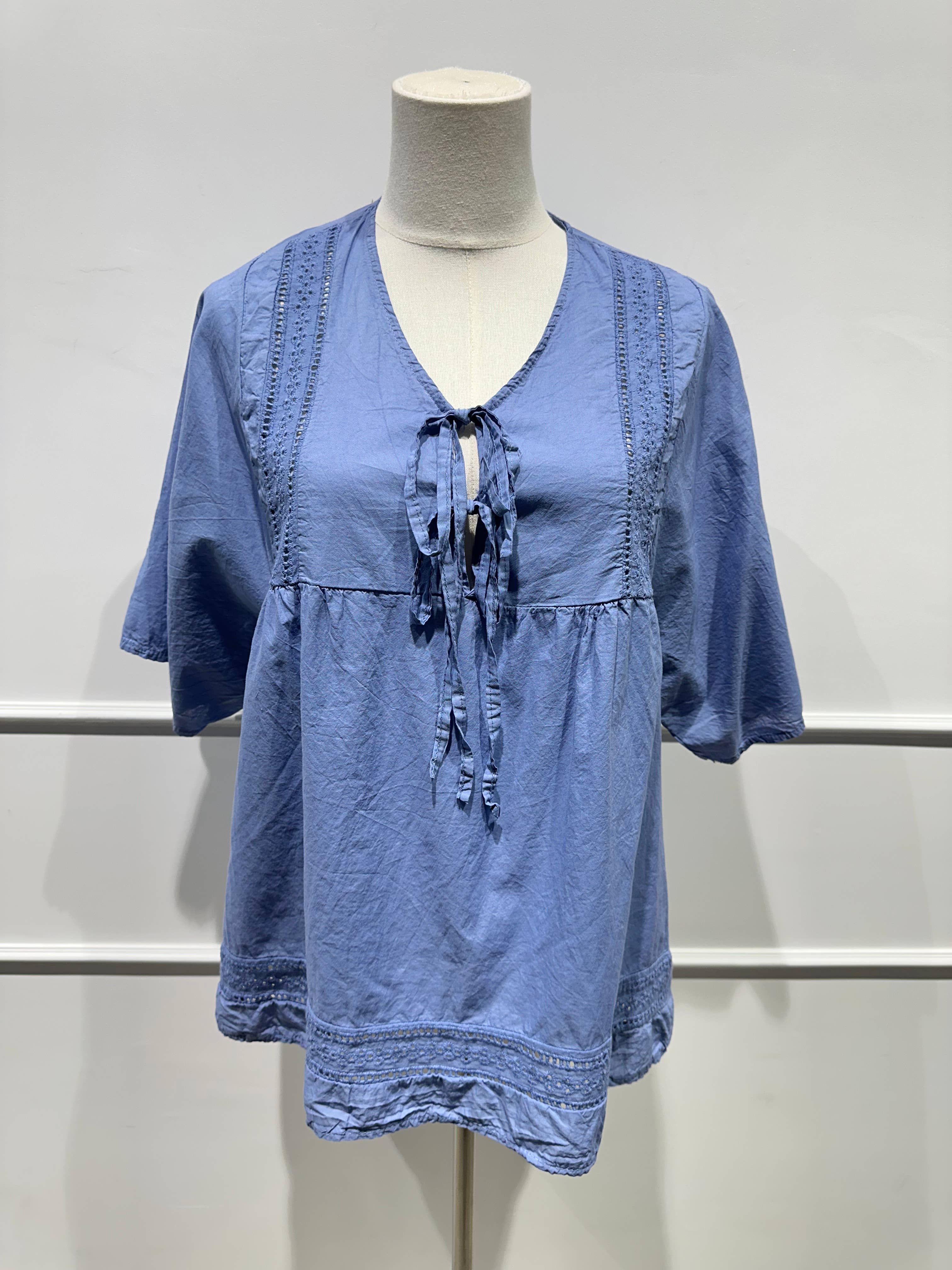 Blouse à Manches Papillon & Détails Brodés