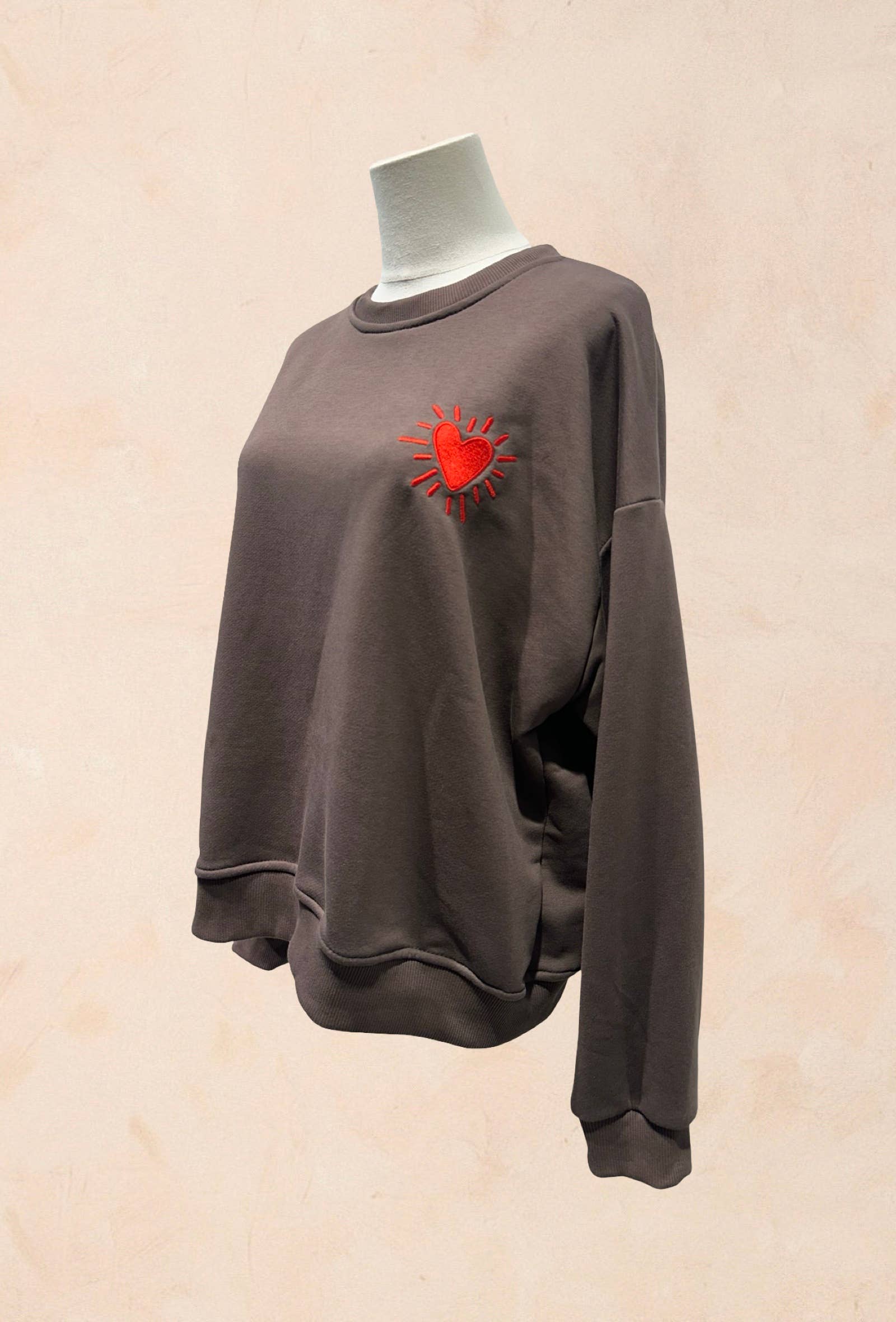 Sweat shirt Oversize Unisexe – Cœur Rouge Brodé