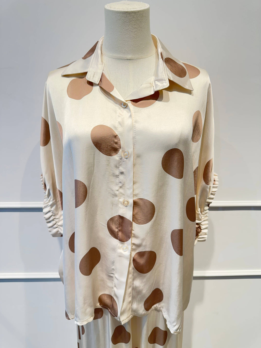 Ensemble fluide à pois oversize – % Viscose