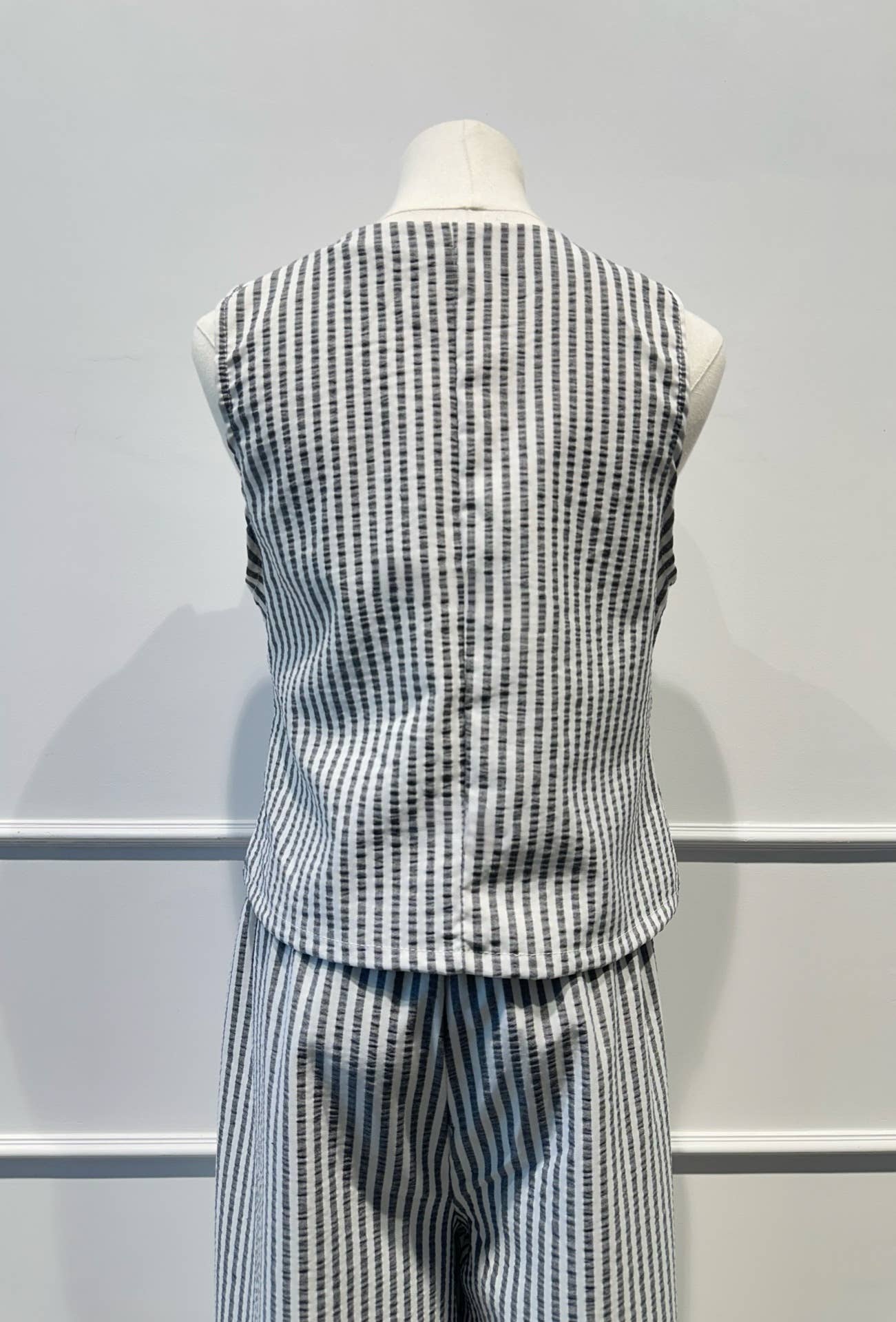 Ensemble gilet sans manches/ pantalon estival imprimé