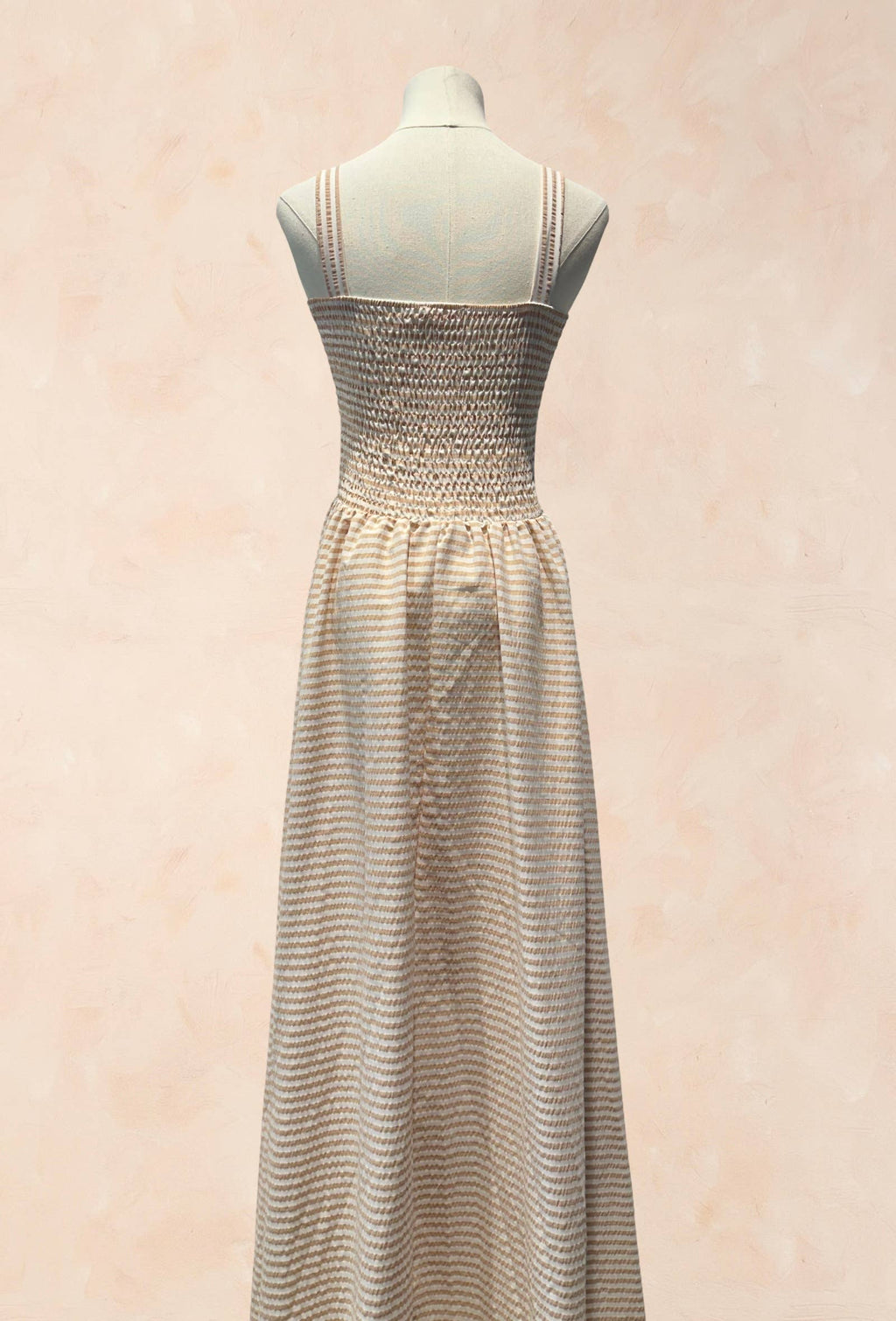 Robe longue à fines bretelles élastiquée