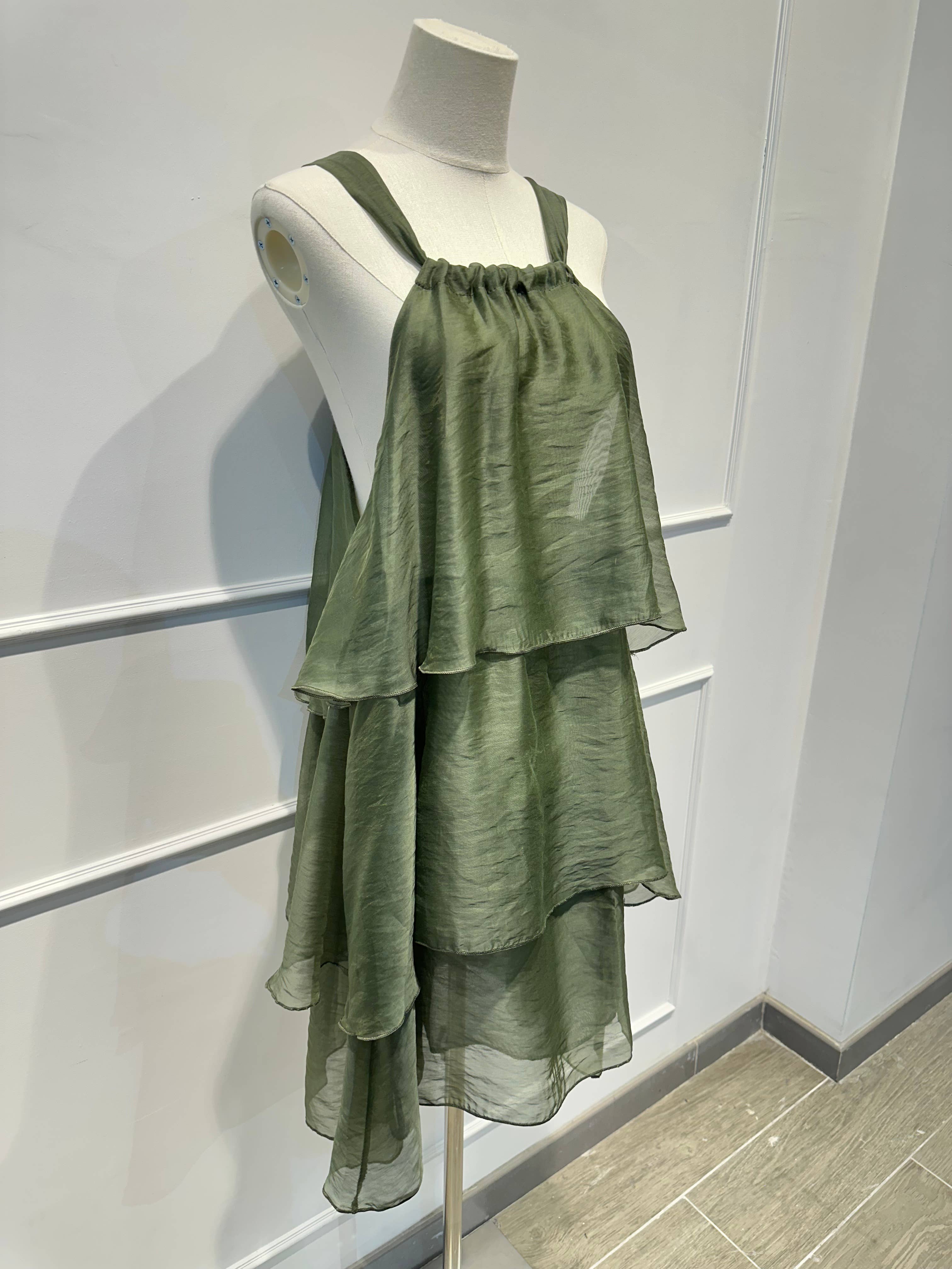 Robe à Volants à Bretelles et Nœud Déco