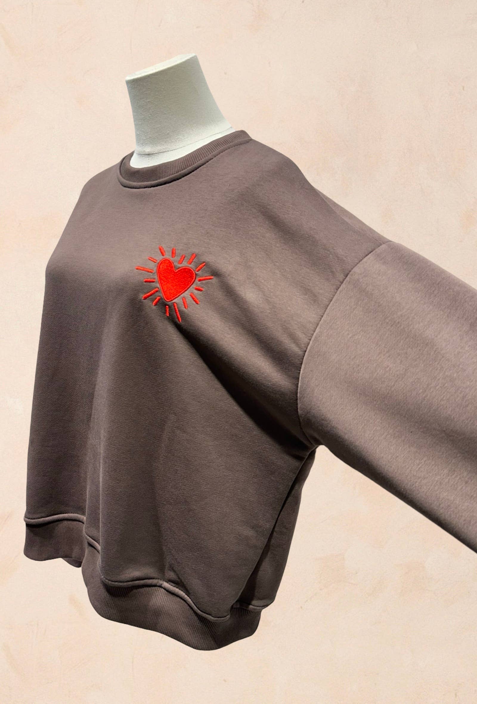 Sweat shirt Oversize Unisexe – Cœur Rouge Brodé