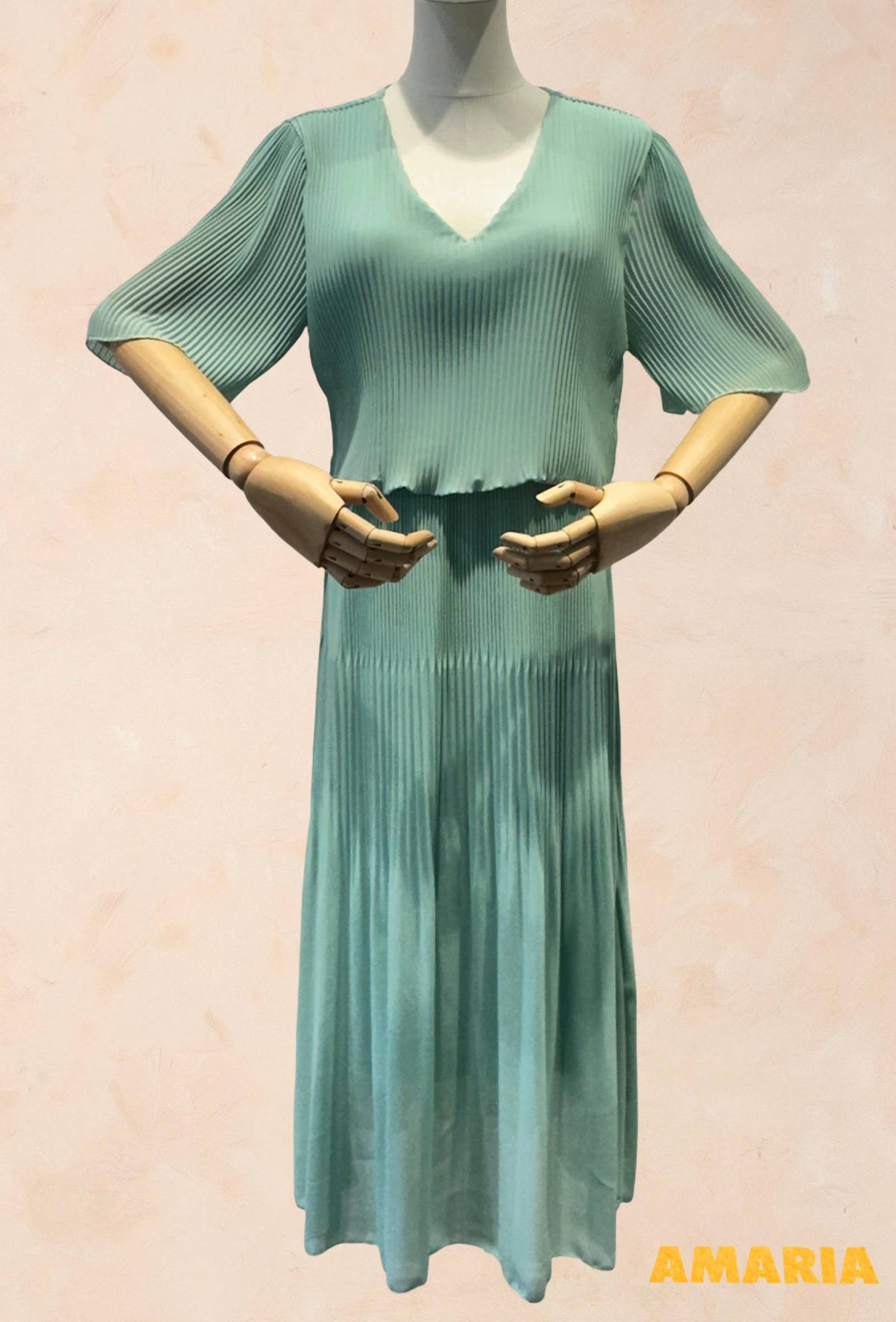 Robe Longue Plissée Encolure V