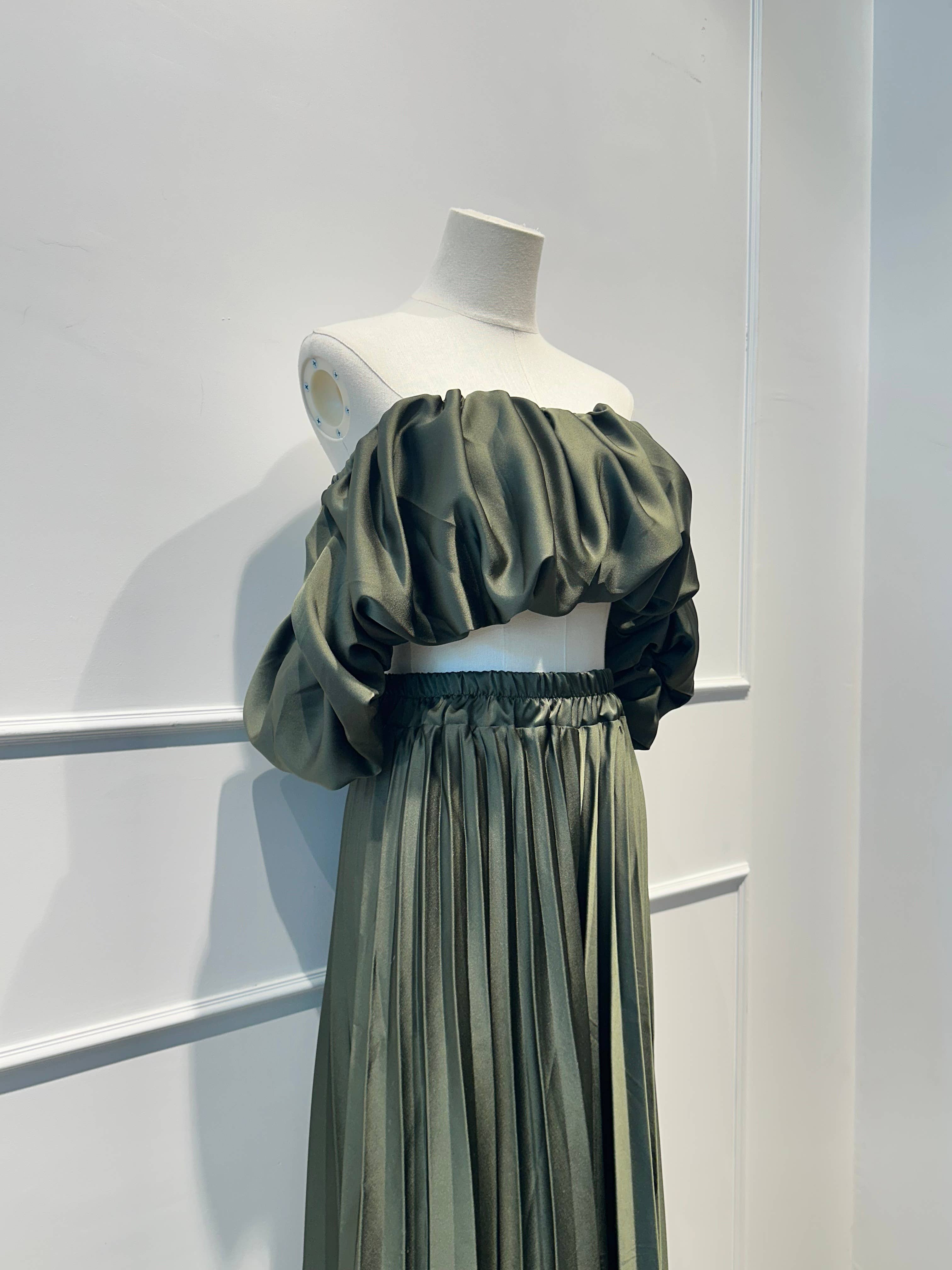 Ensemble Satiné – Top Bardot &Pantalon Palazzo Plissé
