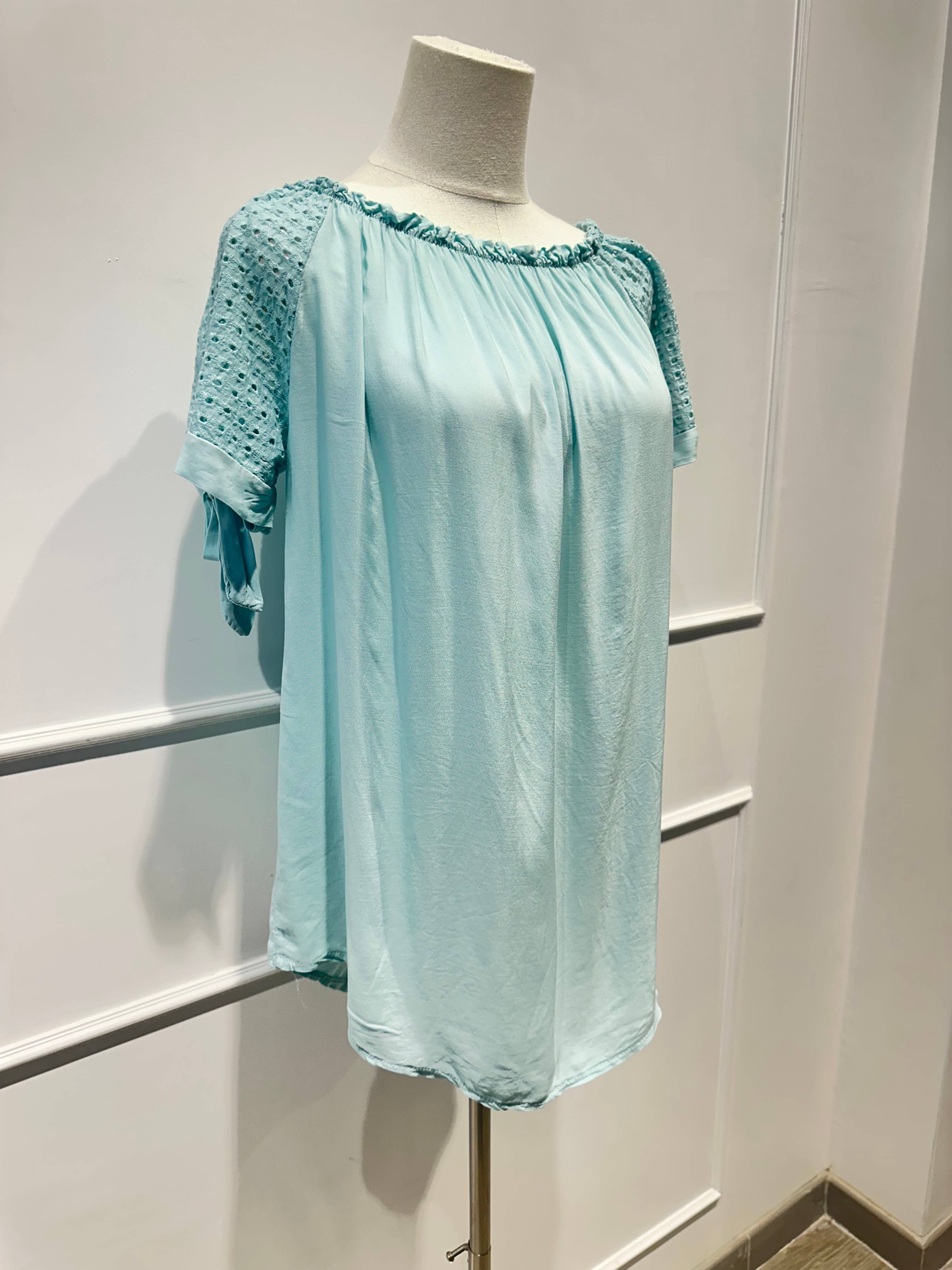 Blouse à Manches Brodées & Encolure Froncée