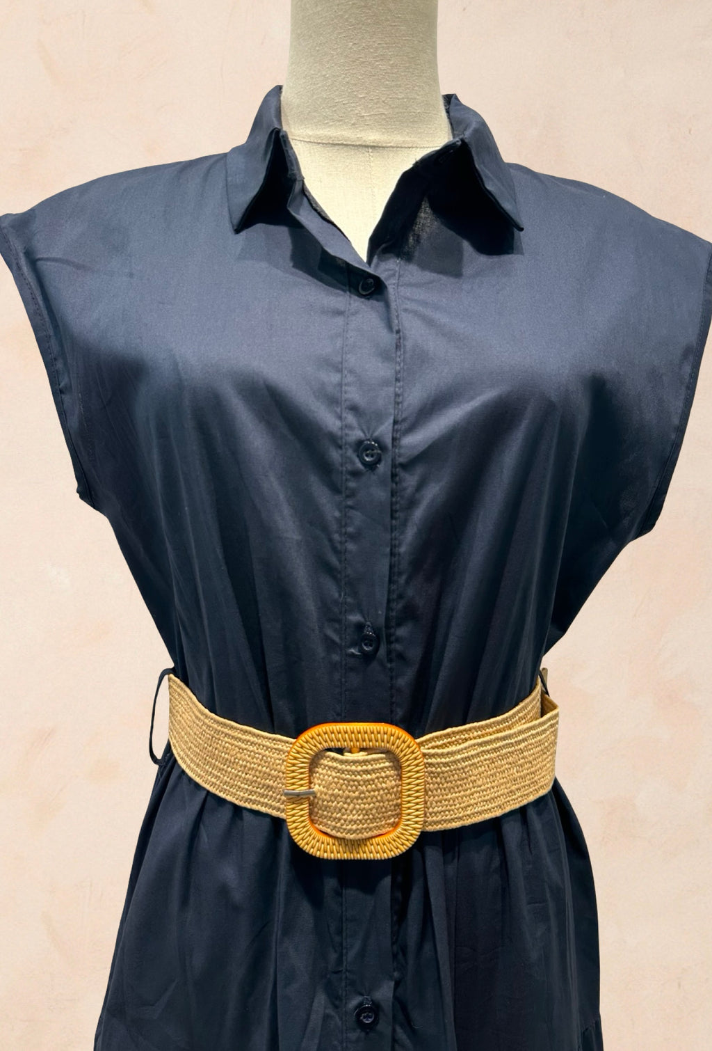 Robe chemise longue sans manches ceinture