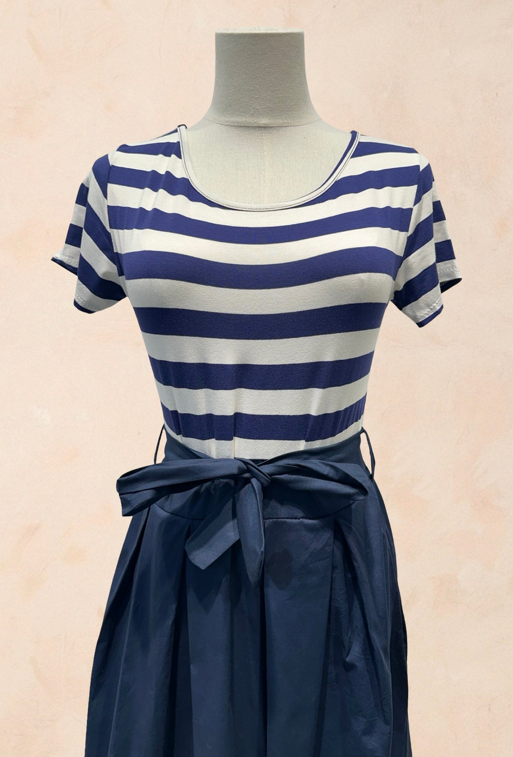 Robe longue t-shirt marinière plissé ceinture à la taille