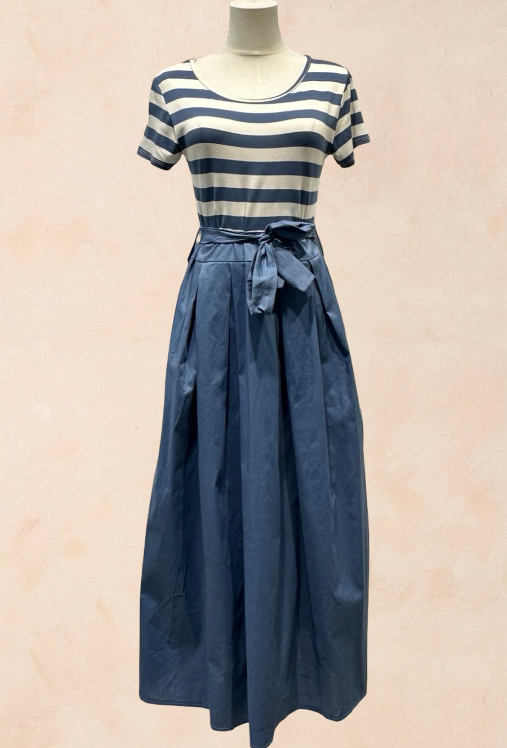 Robe longue t-shirt marinière plissé ceinture à la taille