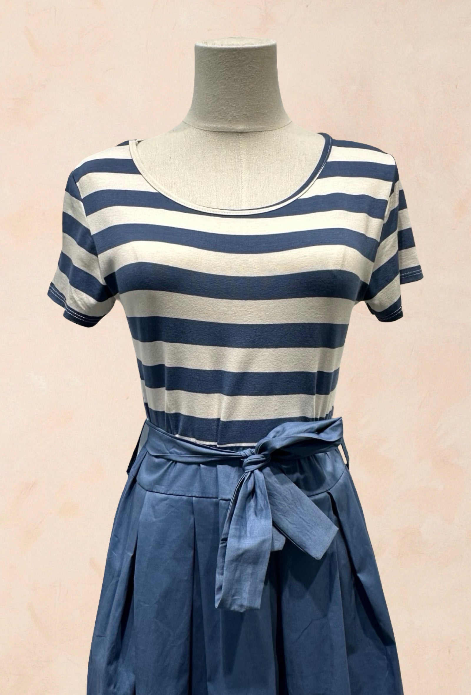 Robe longue t-shirt marinière plissé ceinture à la taille