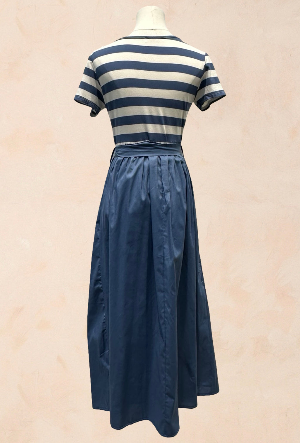 Robe longue t-shirt marinière plissé ceinture à la taille